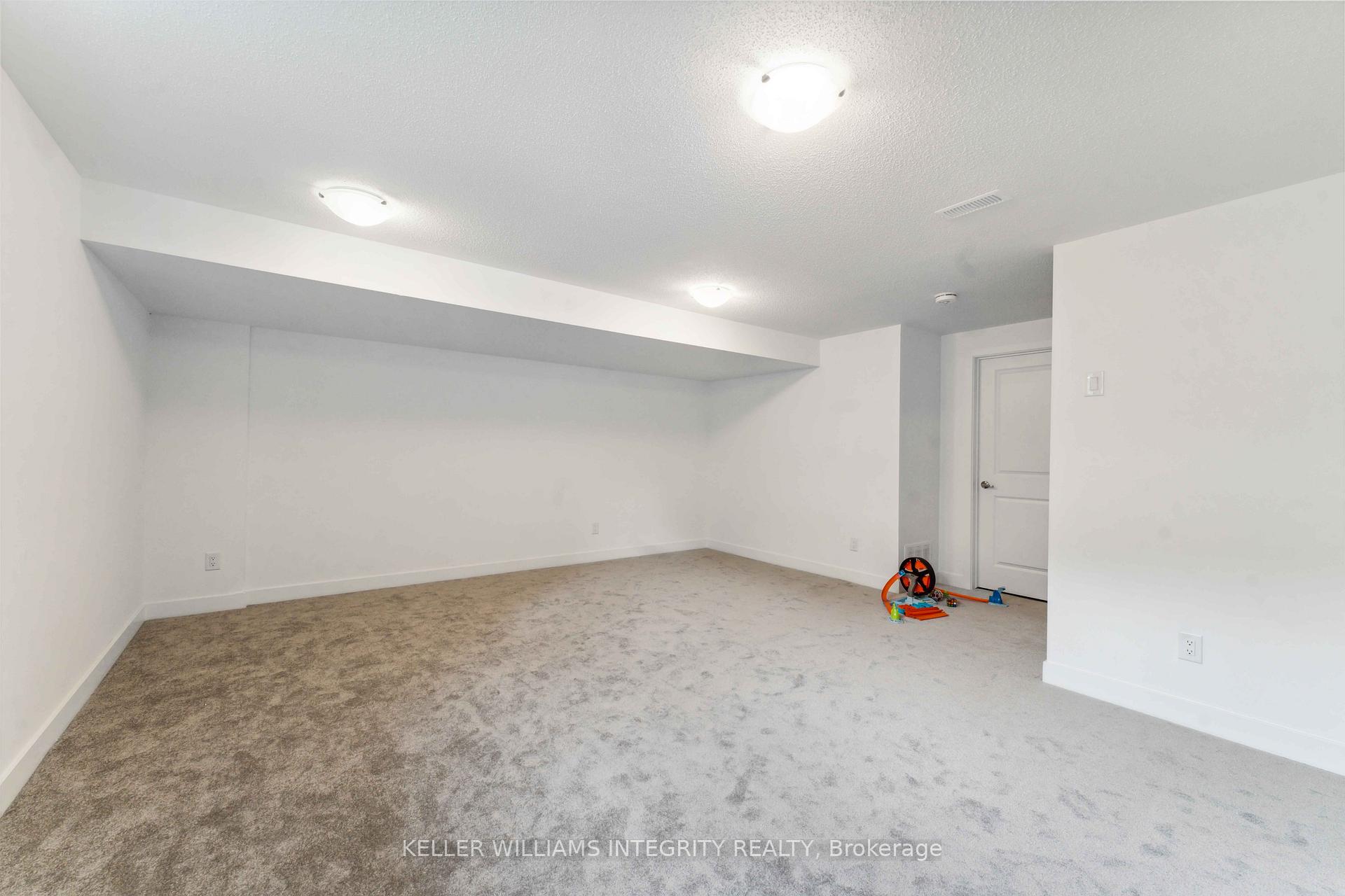 Photo 38 of 330 Makobe Lane, Ottawa, Riverside South/Gloucester Glen — HOMEH