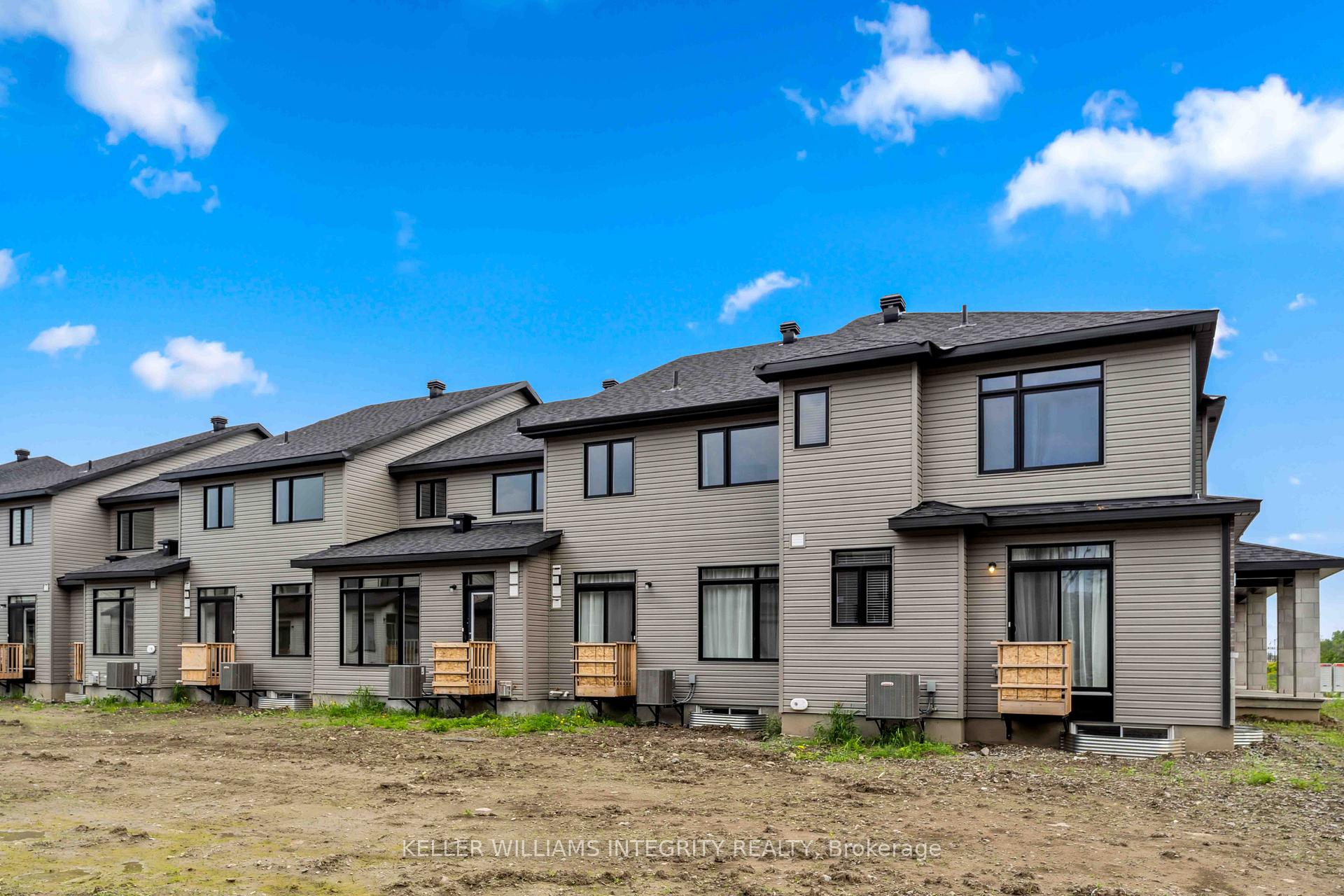 Photo 39 of 330 Makobe Lane, Ottawa, Riverside South/Gloucester Glen — HOMEH