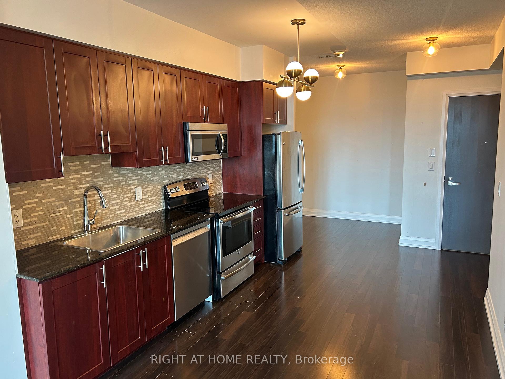 Photo 5 of Unit 2123, 7161 Yonge Street, Markham, Grandview — HOMEH