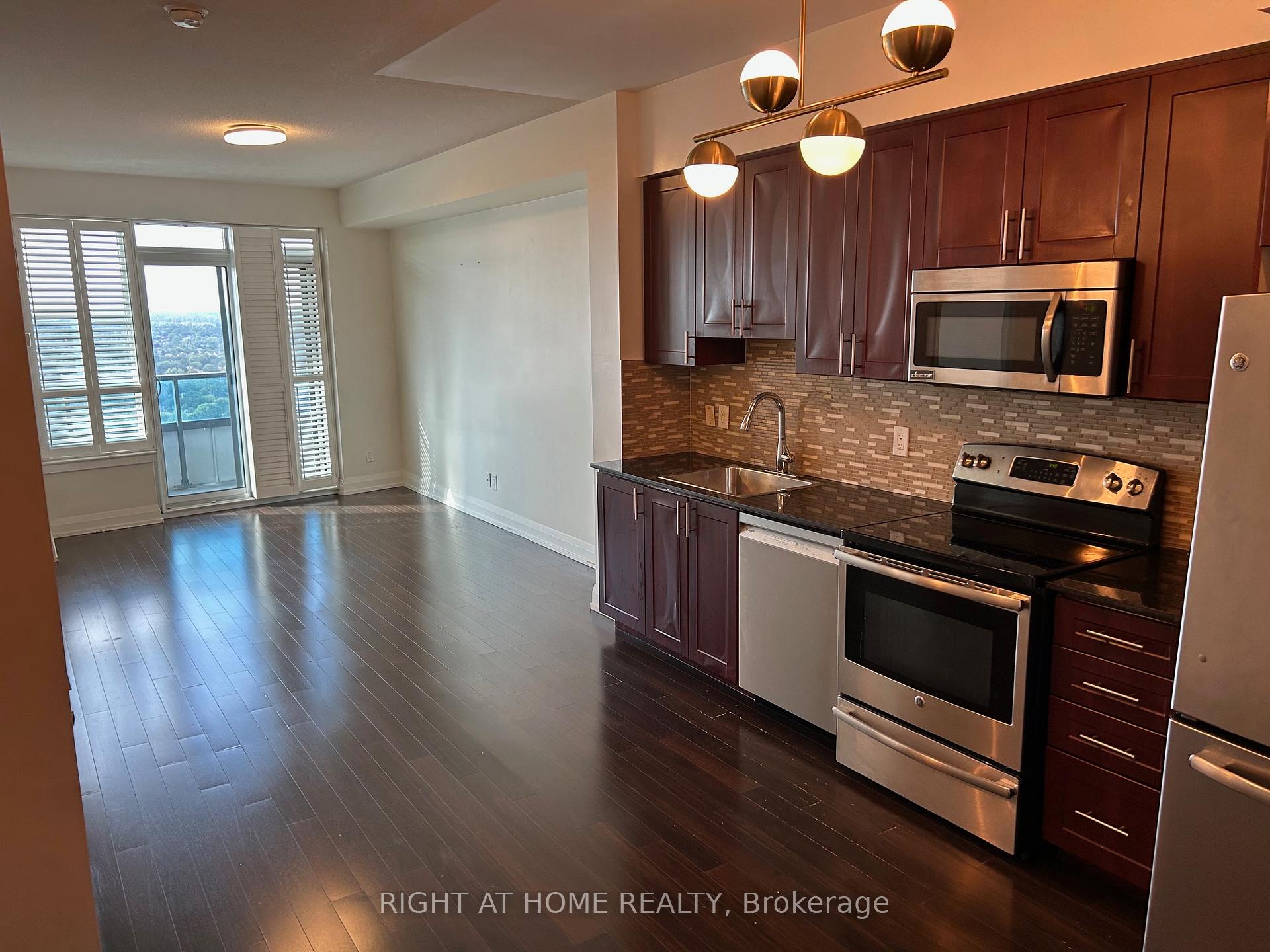 Photo 6 of Unit 2123, 7161 Yonge Street, Markham, Grandview — HOMEH