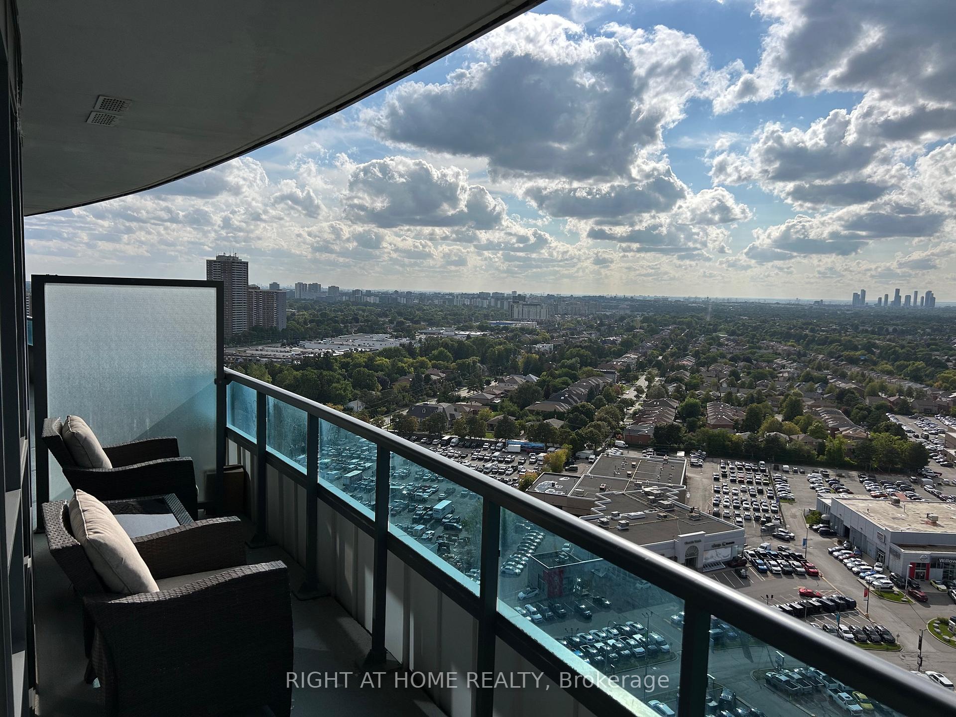 Photo 13 of Unit 2123, 7161 Yonge Street, Markham, Grandview — HOMEH