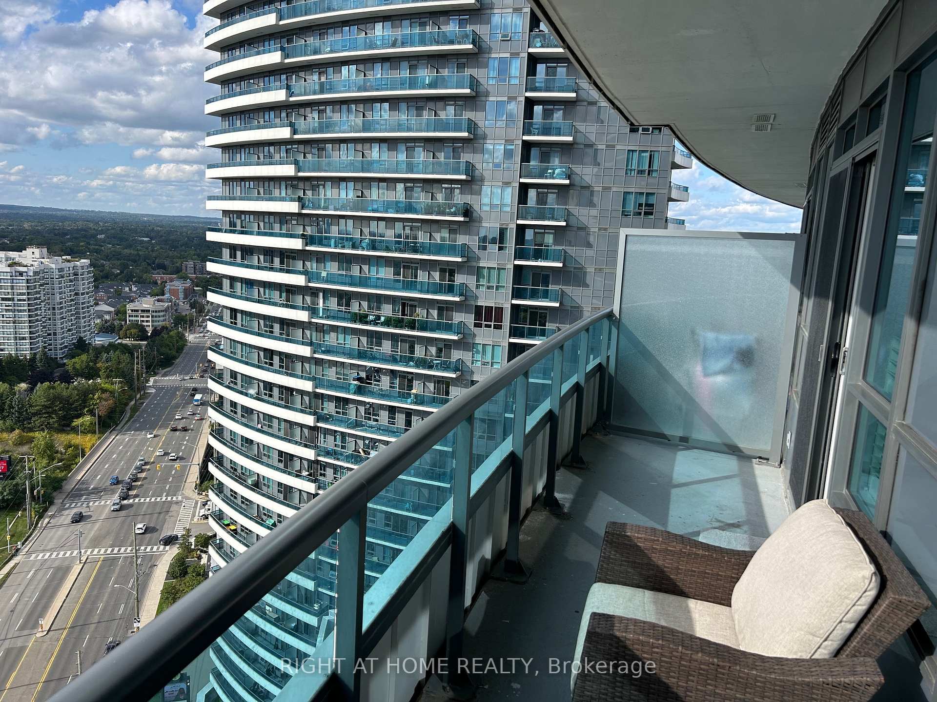 Photo 14 of Unit 2123, 7161 Yonge Street, Markham, Grandview — HOMEH