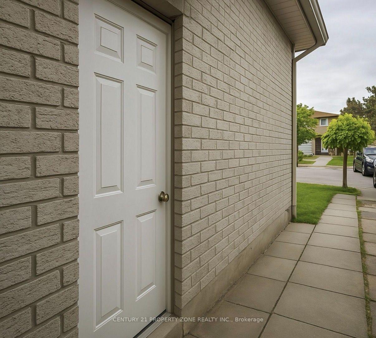 Photo 5 of Unit BASEMENT A, 79 Windmill Boulevard, Brampton, Fletcher's Creek South — HOMEH