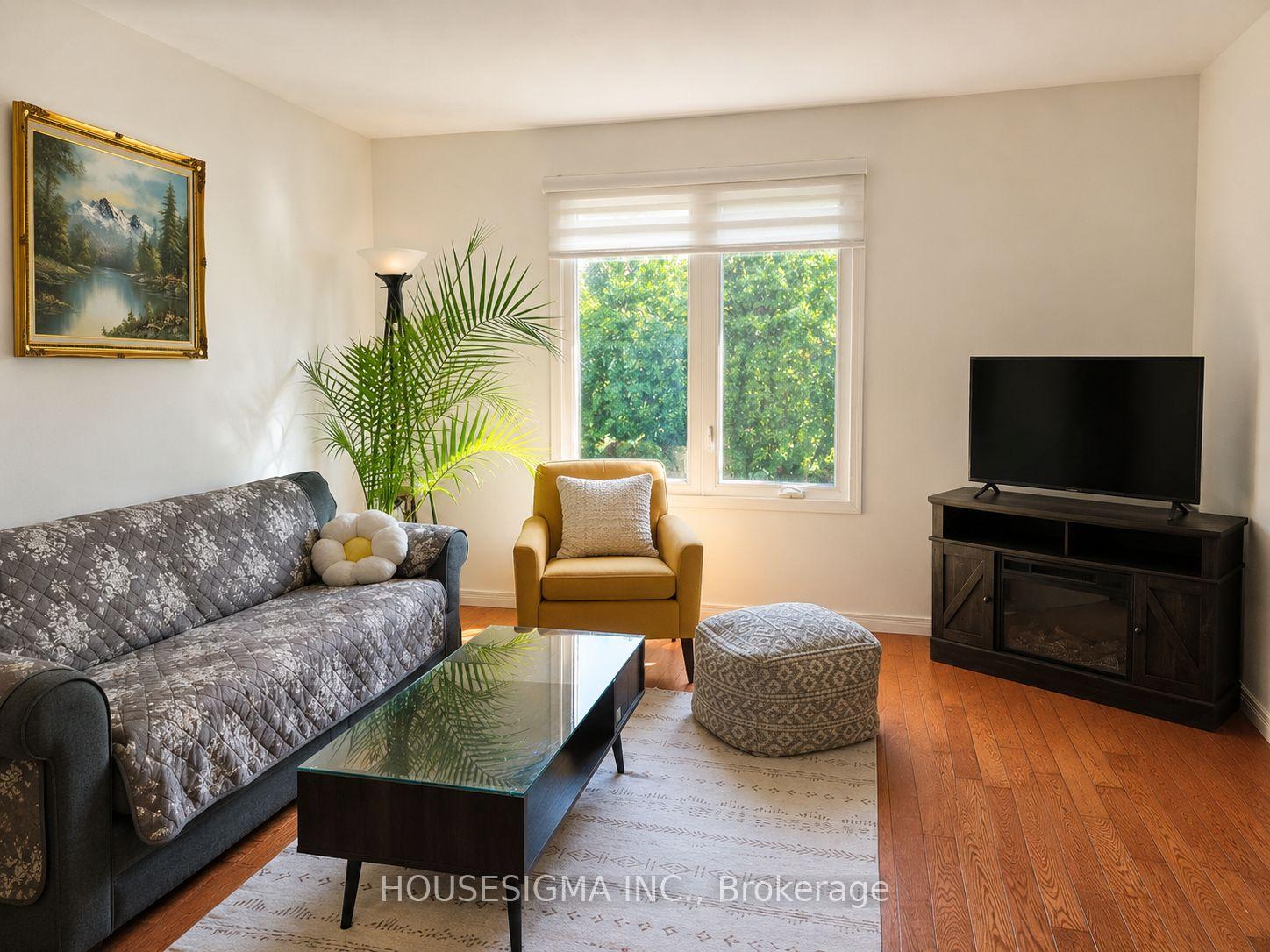 Photo 4 of 547 Barnes Crescent, Peterborough, Otonabee Ward 1 — HOMEH