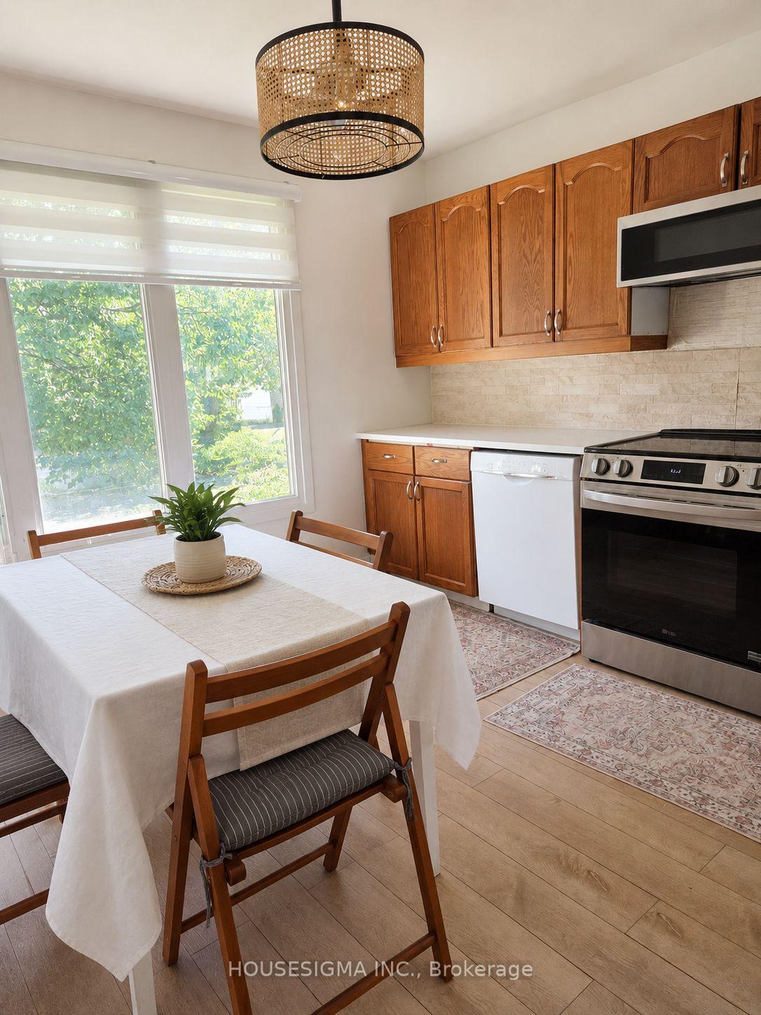 Photo 6 of 547 Barnes Crescent, Peterborough, Otonabee Ward 1 — HOMEH