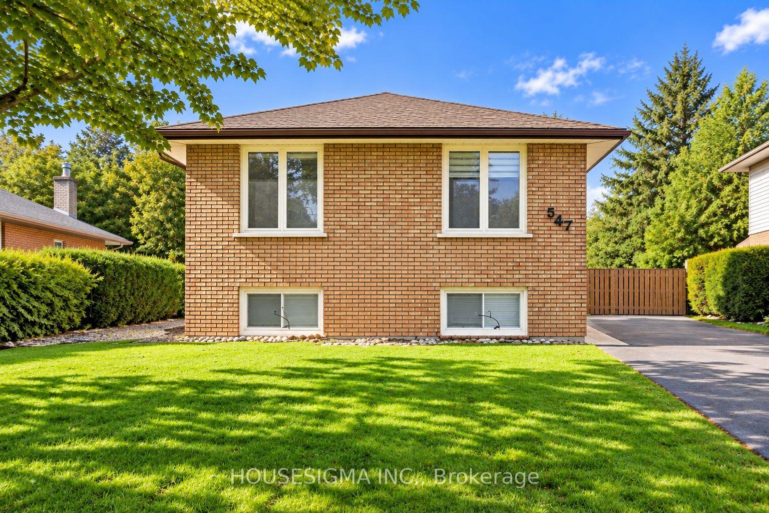 Photo 2 of 547 Barnes Crescent, Peterborough, Otonabee Ward 1 — HOMEH