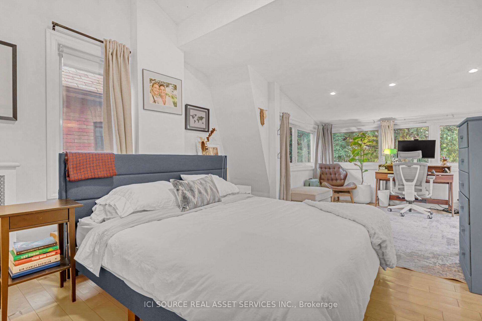 Photo 5 of Unit Upper, 109 Northcliffe Boulevard, Toronto, Oakwood Village — HOMEH