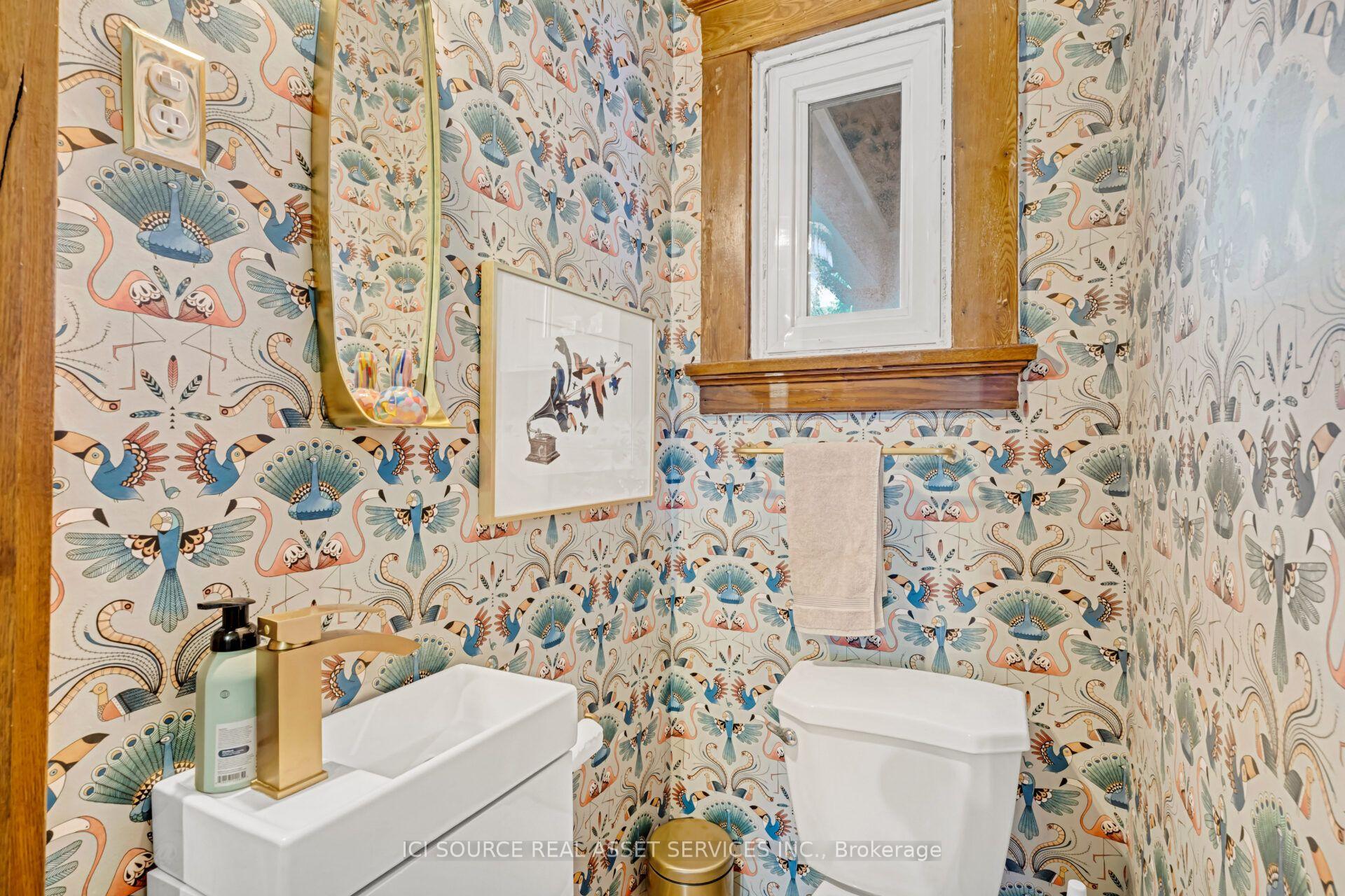 Photo 11 of Unit Upper, 109 Northcliffe Boulevard, Toronto, Oakwood Village — HOMEH