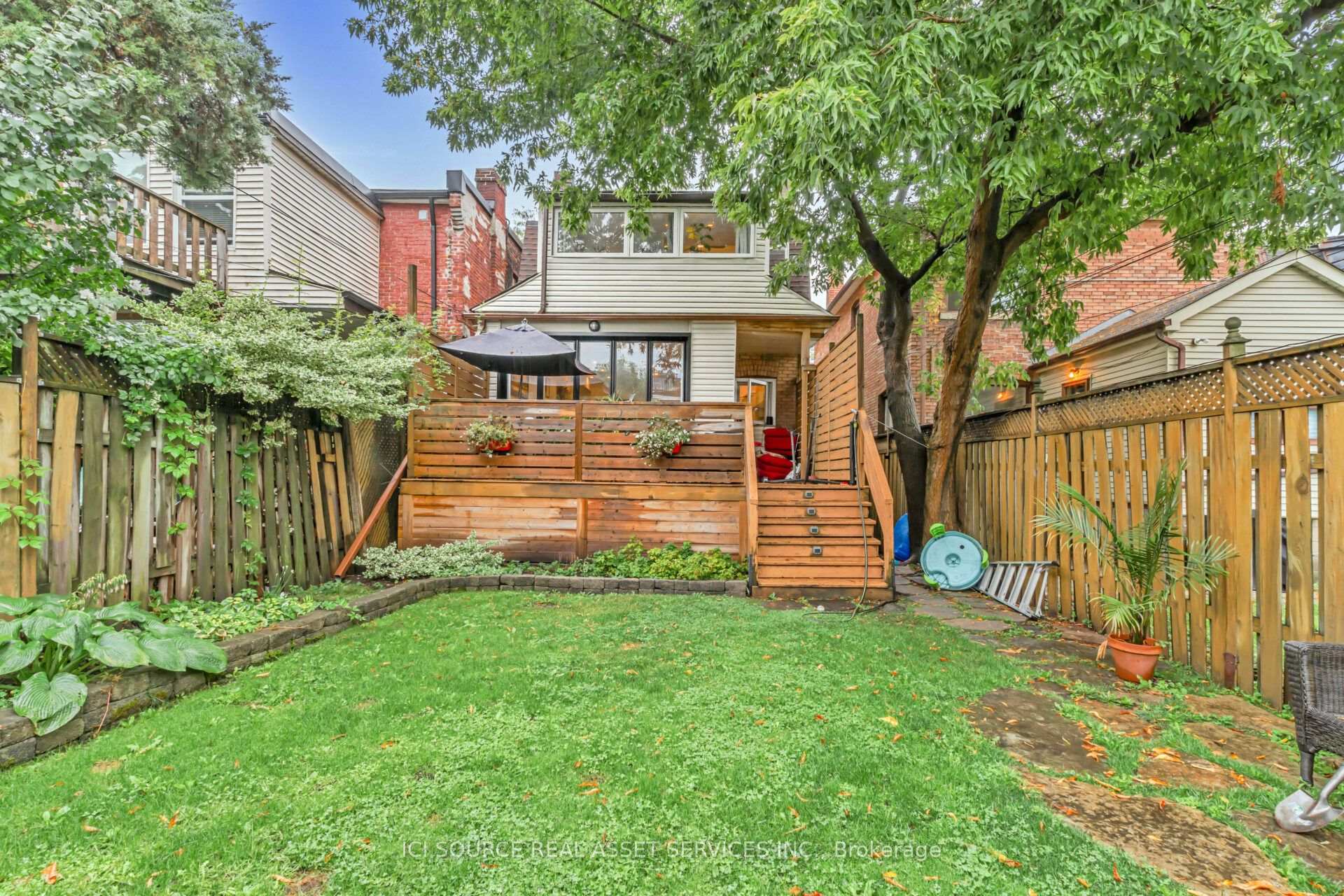 Photo 13 of Unit Upper, 109 Northcliffe Boulevard, Toronto, Oakwood Village — HOMEH
