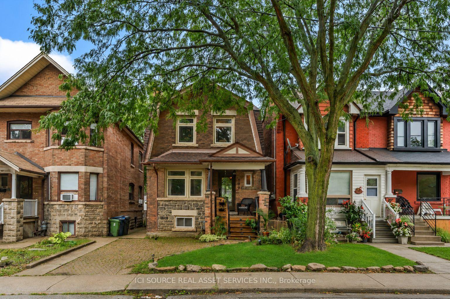 Photo 18 of Unit Upper, 109 Northcliffe Boulevard, Toronto, Oakwood Village — HOMEH