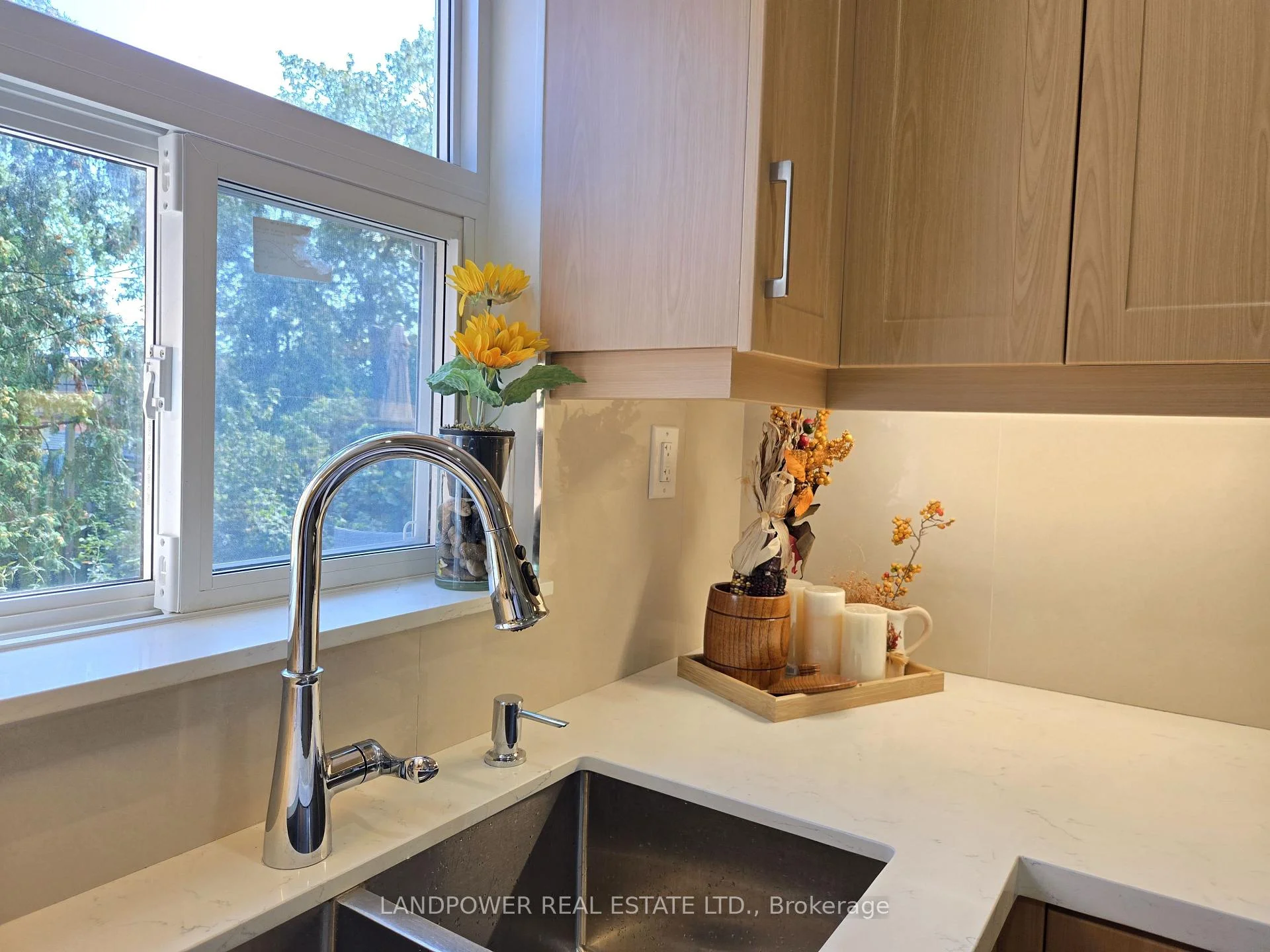 Photo 19 of 221 Riverdale Avenue, Toronto, North Riverdale — HOMEH