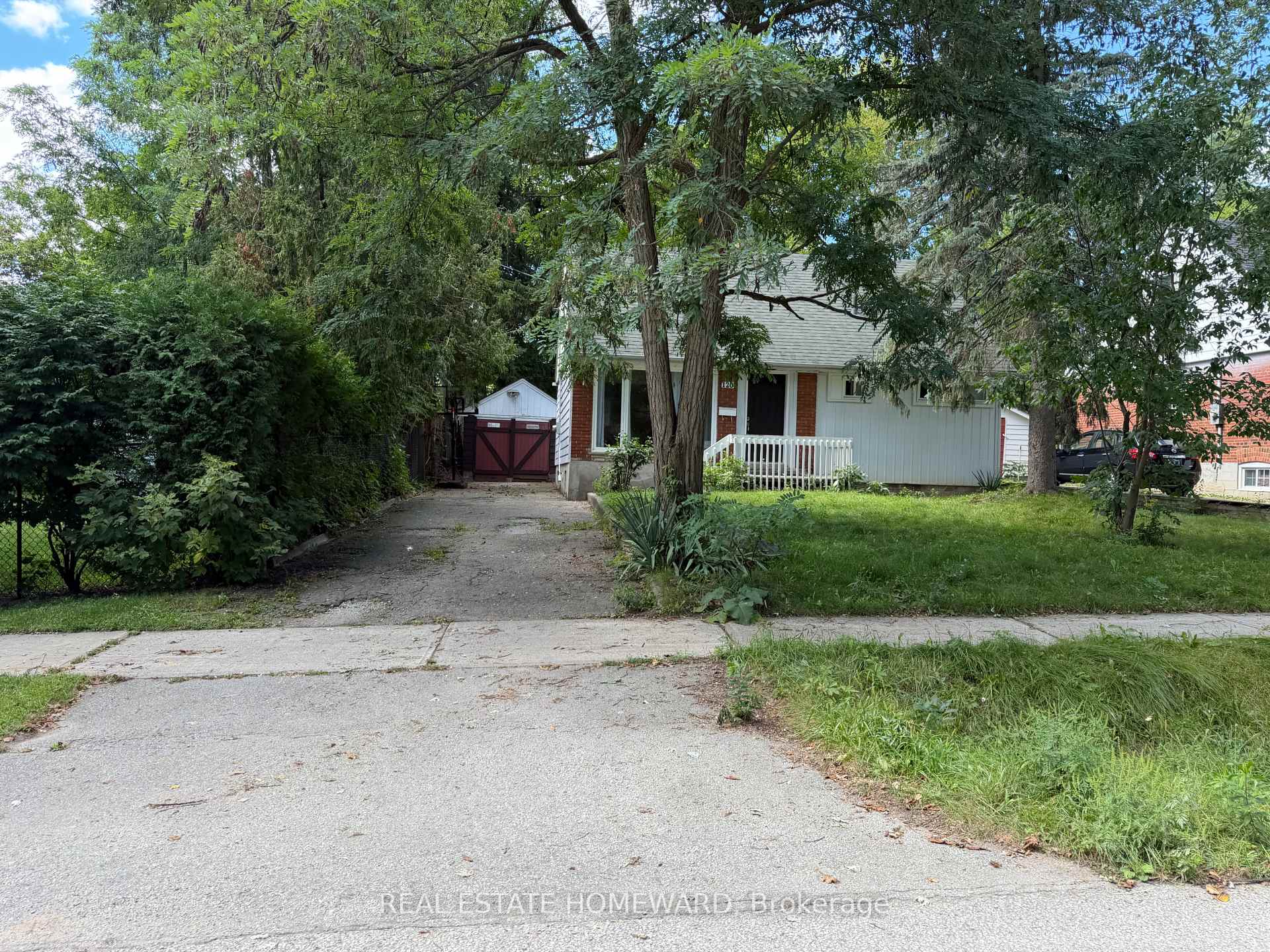 Photo 1 of 120 Baker Avenue, Richmond Hill, Crosby — HOMEH