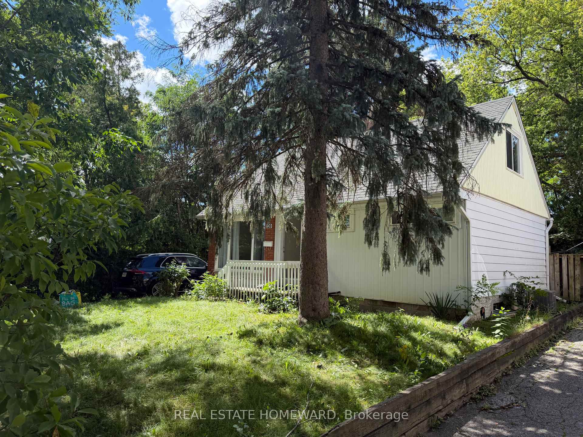 Photo 2 of 120 Baker Avenue, Richmond Hill, Crosby — HOMEH