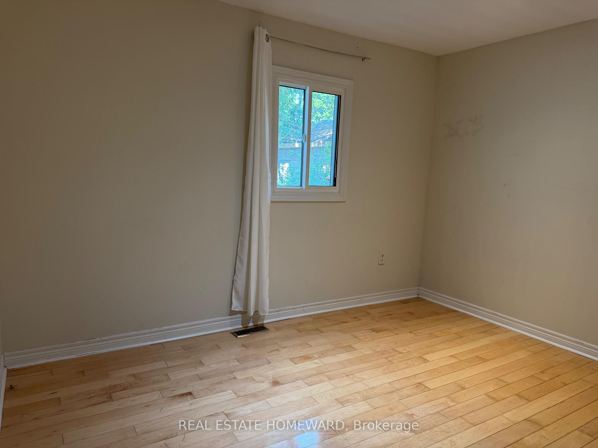 Photo 8 of 120 Baker Avenue, Richmond Hill, Crosby — HOMEH