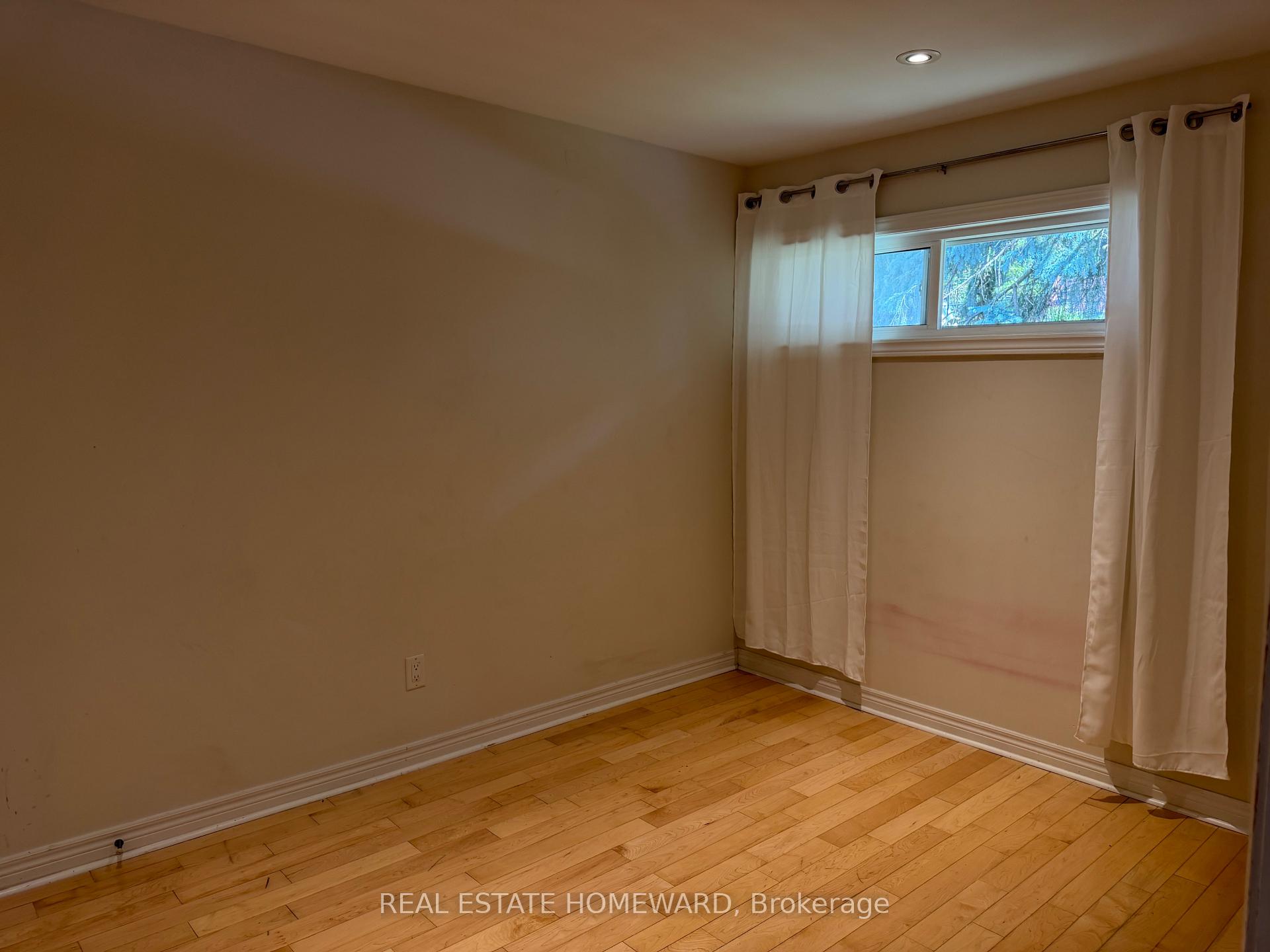 Photo 9 of 120 Baker Avenue, Richmond Hill, Crosby — HOMEH