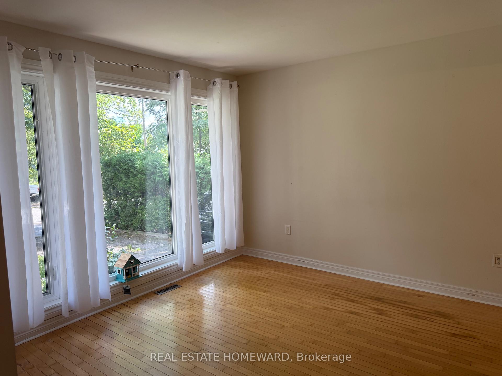 Photo 10 of 120 Baker Avenue, Richmond Hill, Crosby — HOMEH