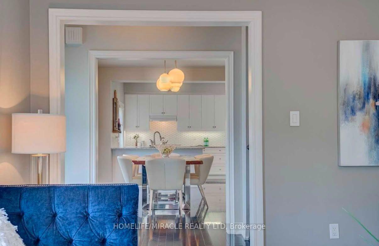 Photo 5 of Unit 4, 8441 Islington Avenue, Vaughan, Islington Woods — HOMEH