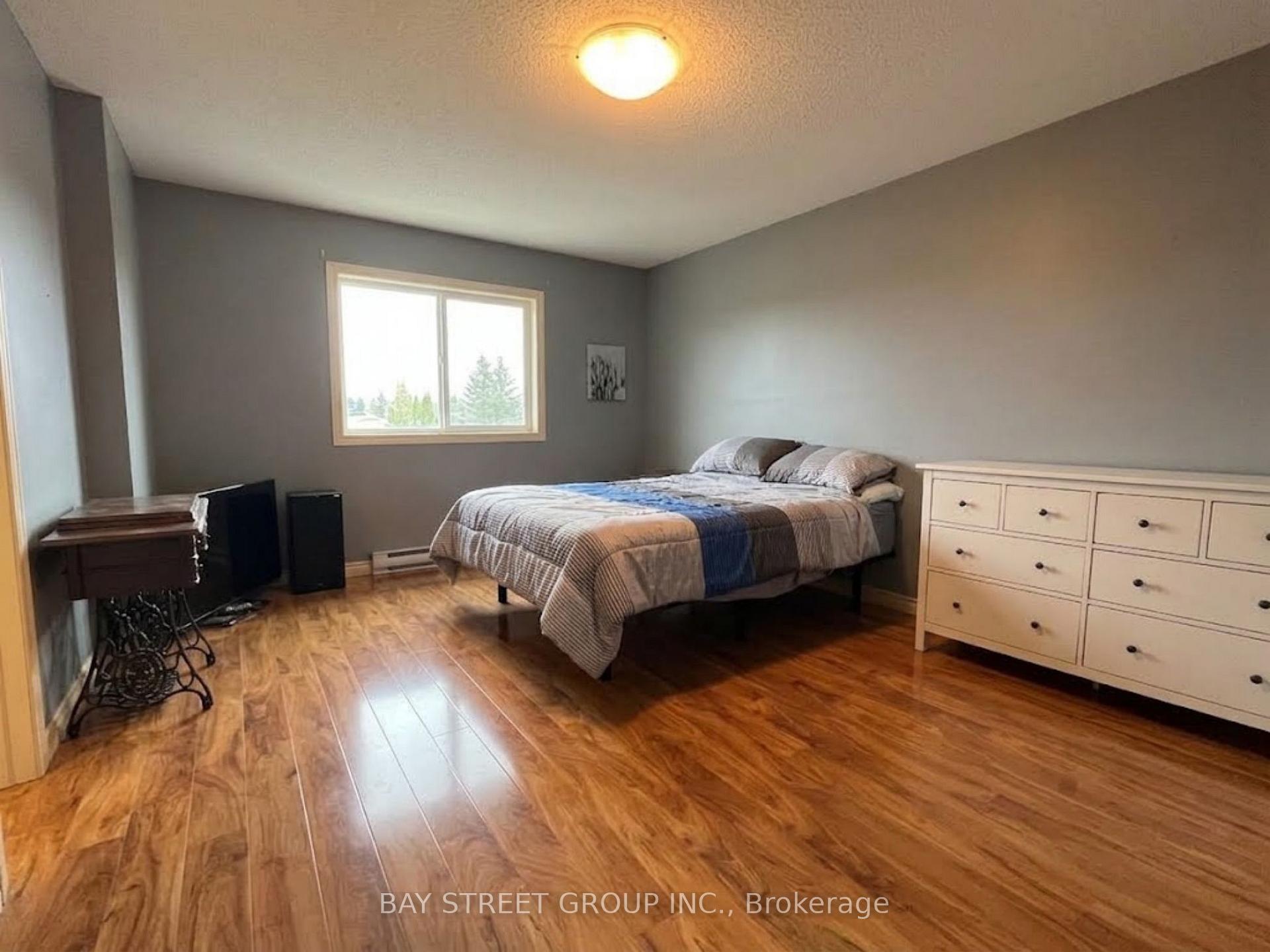 Photo 13 of 63 Aylesworth Avenue, Clarington, Courtice — HOMEH
