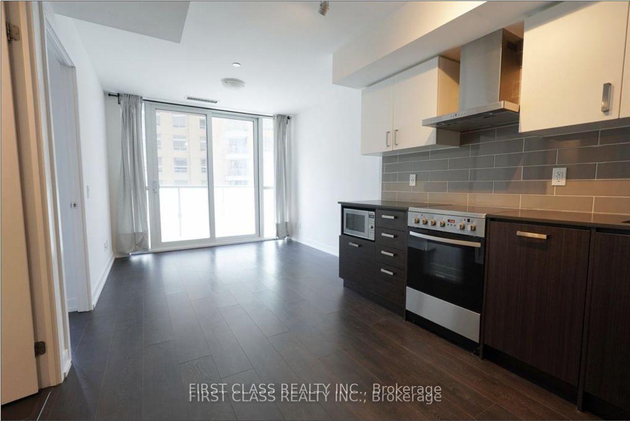 Photo 3 of Unit 712, 125 Redpath Avenue, Toronto, Mount Pleasant West — HOMEH