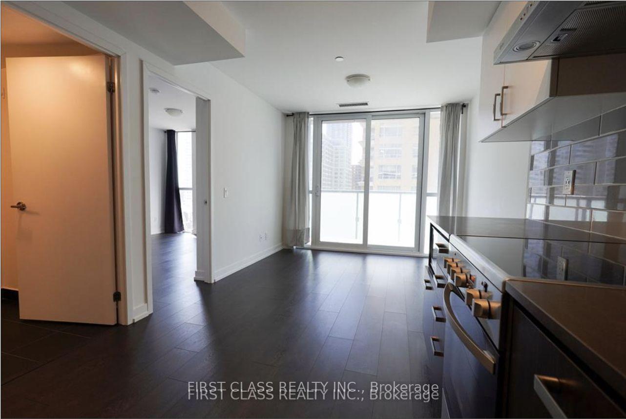 Photo 4 of Unit 712, 125 Redpath Avenue, Toronto, Mount Pleasant West — HOMEH