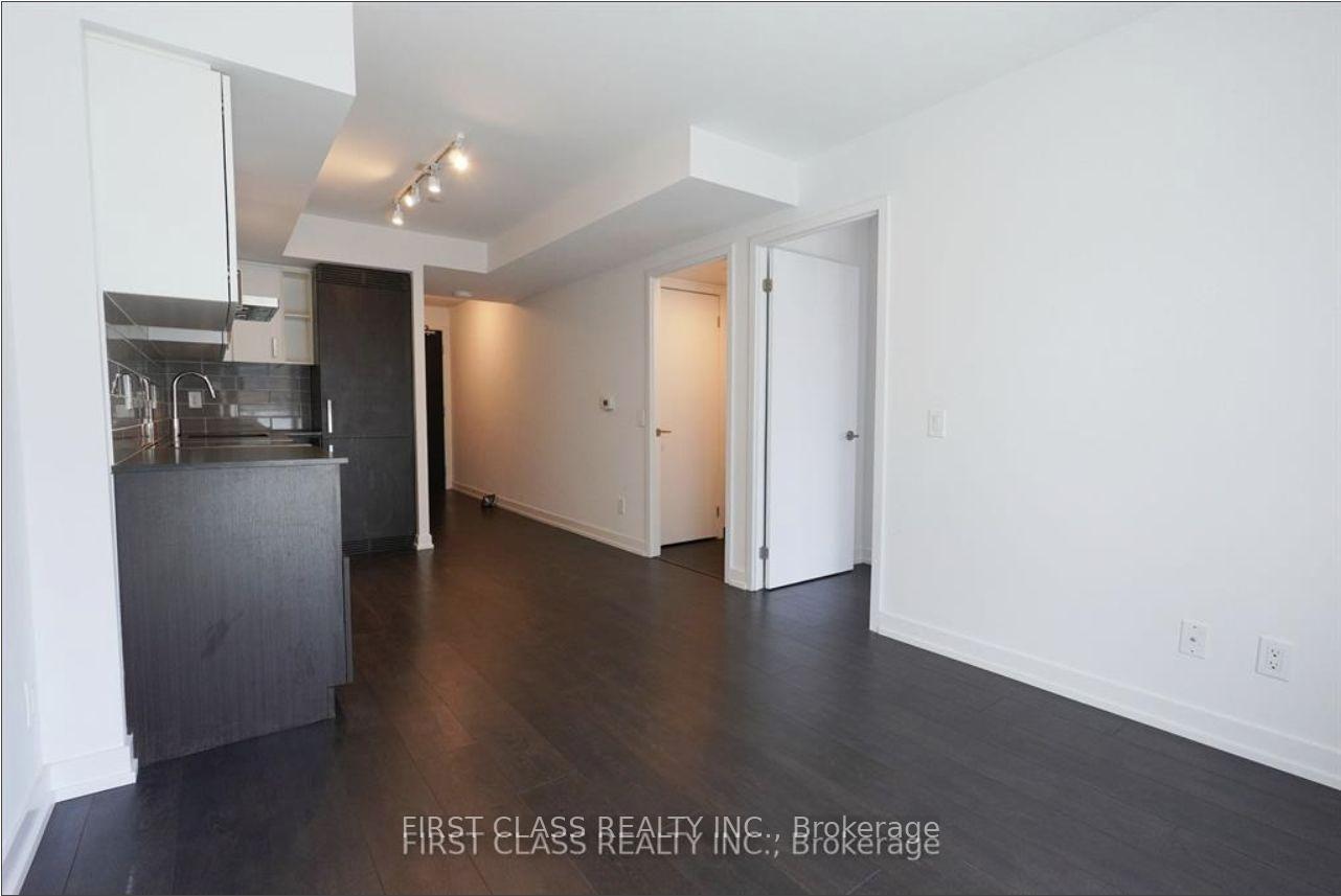 Photo 6 of Unit 712, 125 Redpath Avenue, Toronto, Mount Pleasant West — HOMEH