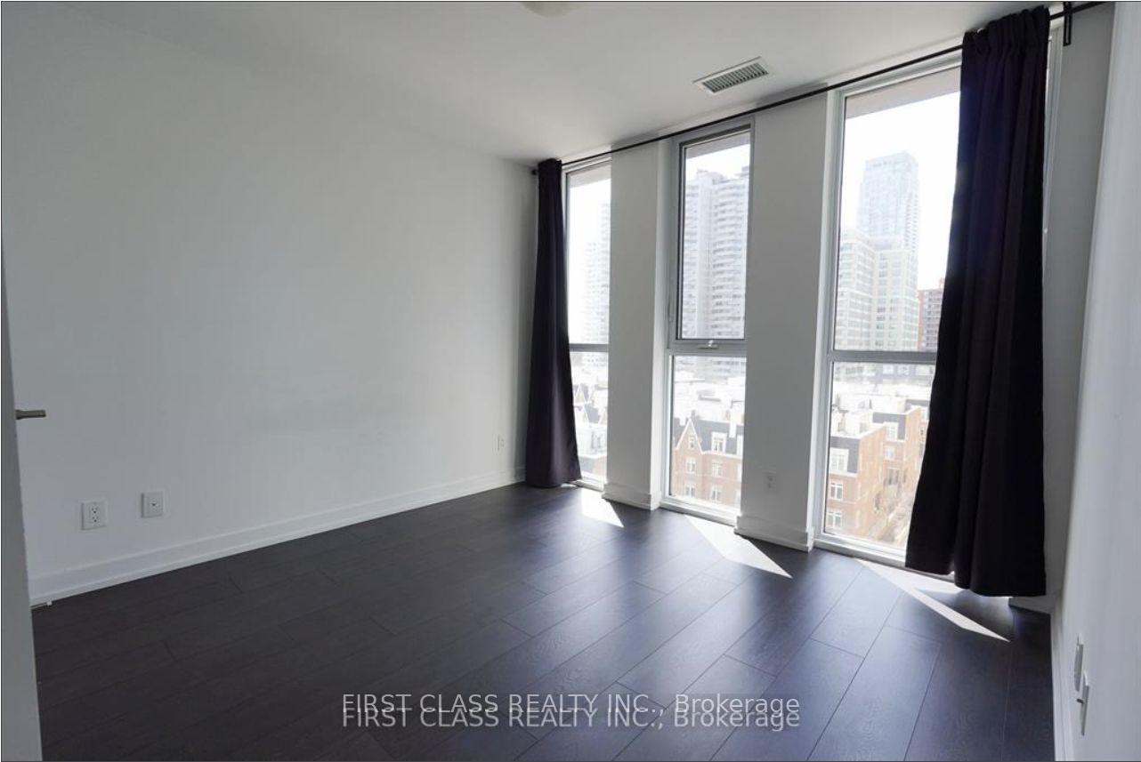 Photo 8 of Unit 712, 125 Redpath Avenue, Toronto, Mount Pleasant West — HOMEH