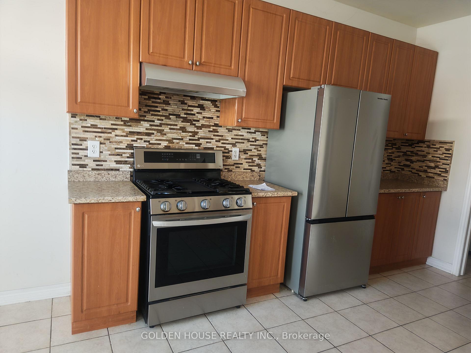 Photo 6 of 59 Carness Crescent, Georgina, Keswick South — HOMEH