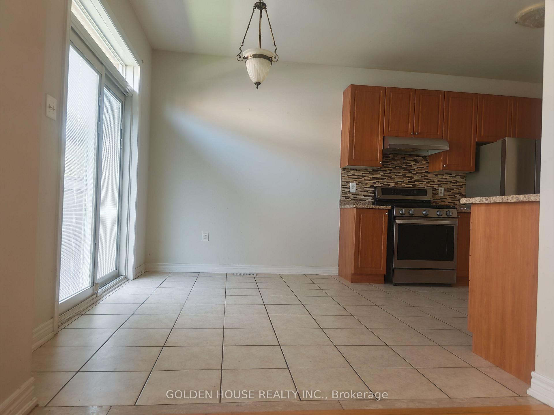 Photo 5 of 59 Carness Crescent, Georgina, Keswick South — HOMEH