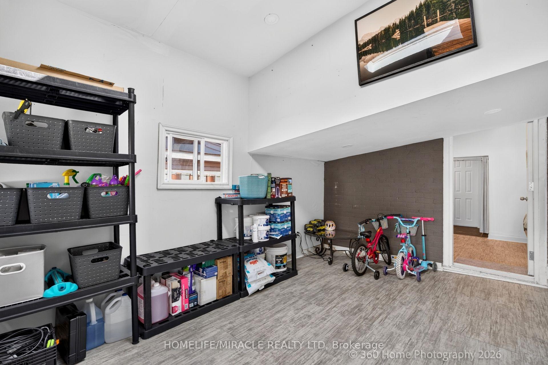 Photo 9 of 178 Kingsview Boulevard, Etobicoke, Kingsview Village-The Westway — HOMEH