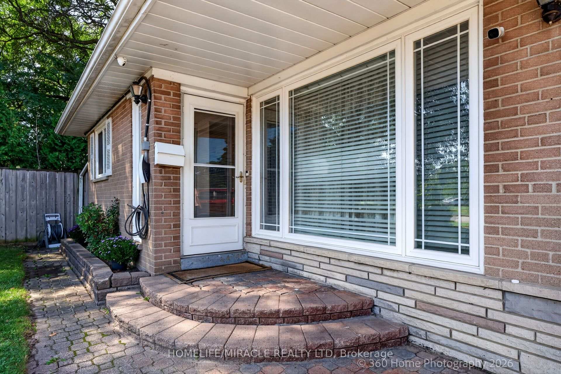 Photo 10 of 178 Kingsview Boulevard, Etobicoke, Kingsview Village-The Westway — HOMEH