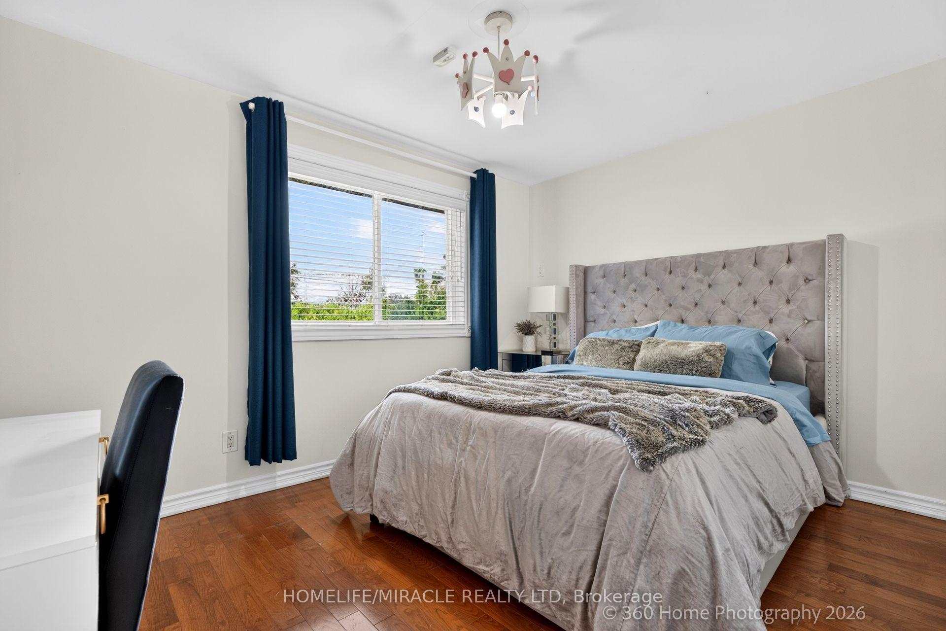 Photo 18 of 178 Kingsview Boulevard, Etobicoke, Kingsview Village-The Westway — HOMEH