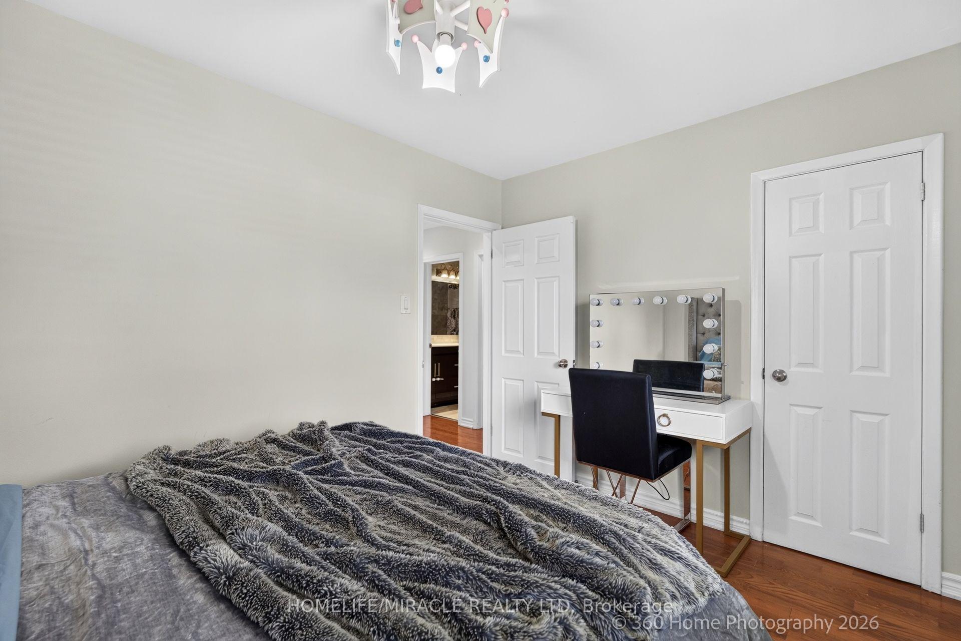 Photo 19 of 178 Kingsview Boulevard, Etobicoke, Kingsview Village-The Westway — HOMEH