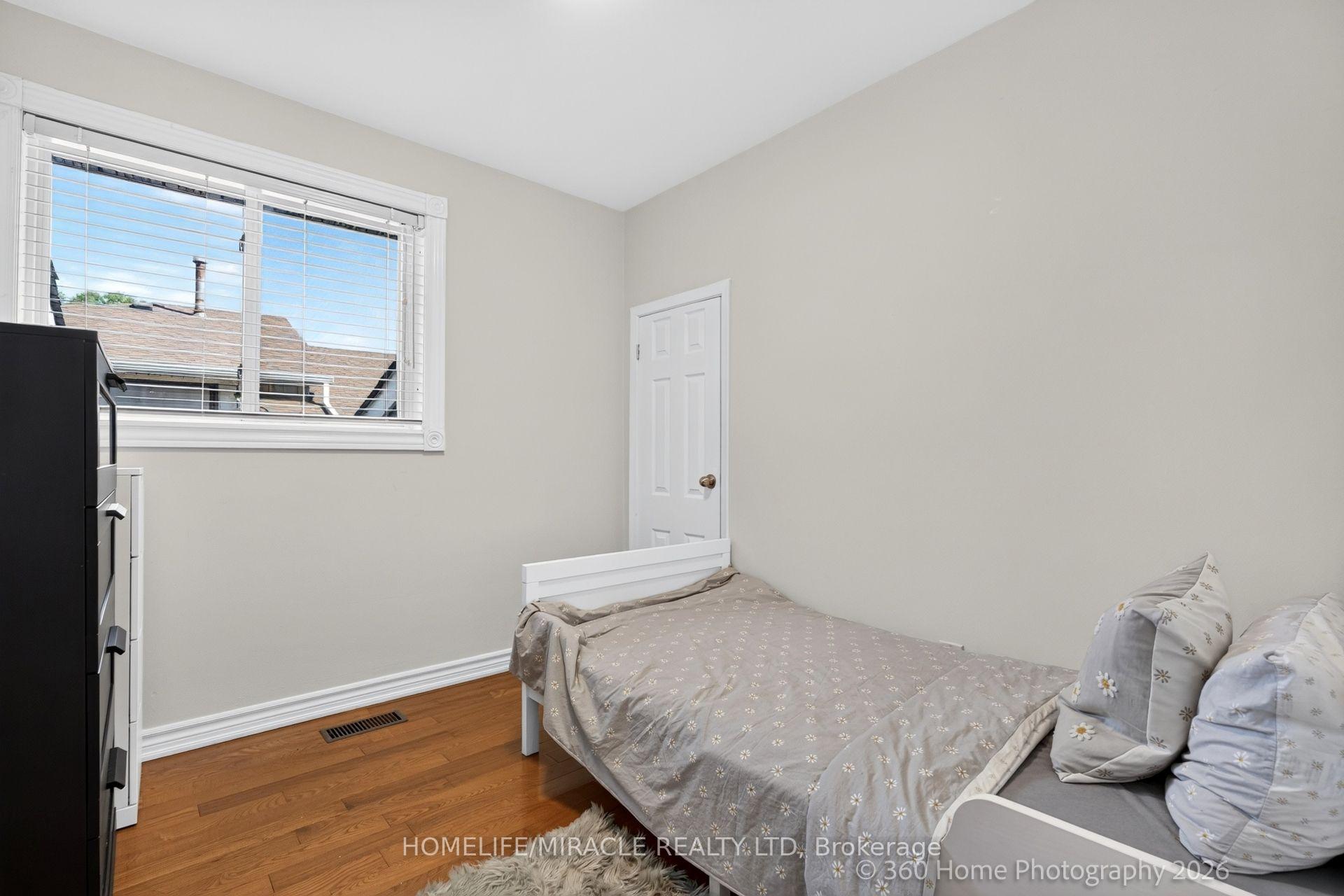 Photo 20 of 178 Kingsview Boulevard, Etobicoke, Kingsview Village-The Westway — HOMEH
