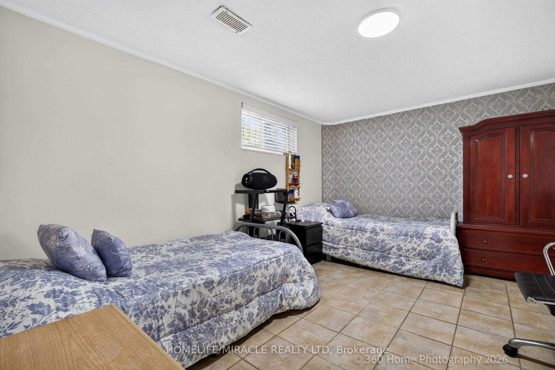 Photo 24 of 178 Kingsview Boulevard, Etobicoke, Kingsview Village-The Westway — HOMEH