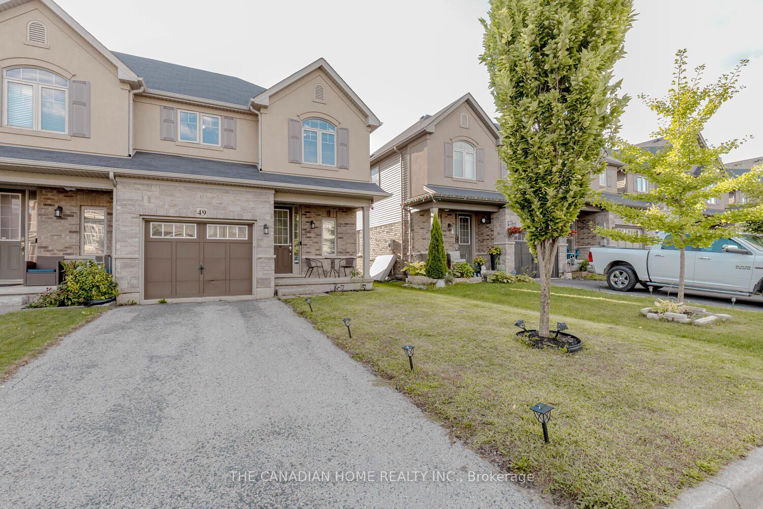 Photo 3 of 49 Sexton Crescent, Hamilton, Ancaster — HOMEH