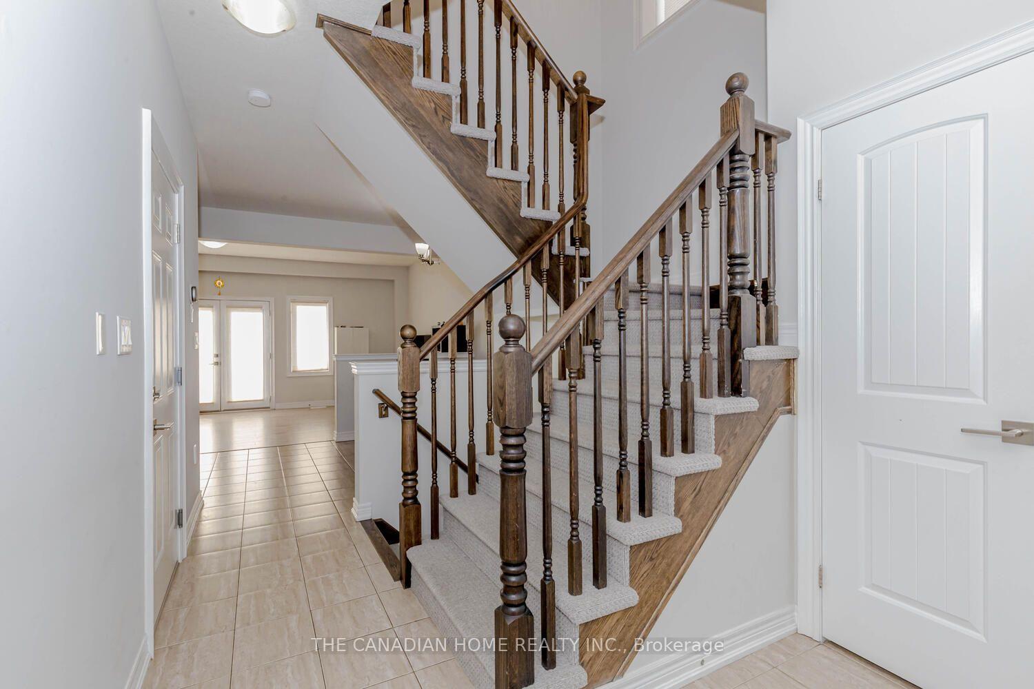 Photo 6 of 49 Sexton Crescent, Hamilton, Ancaster — HOMEH