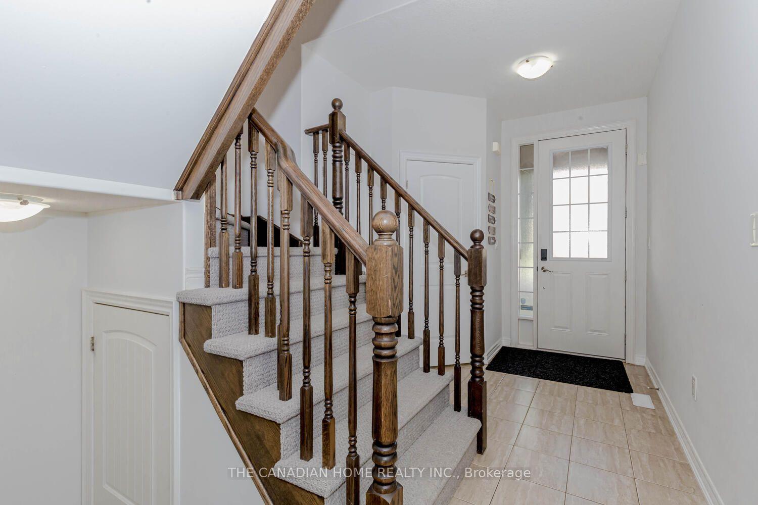 Photo 7 of 49 Sexton Crescent, Hamilton, Ancaster — HOMEH