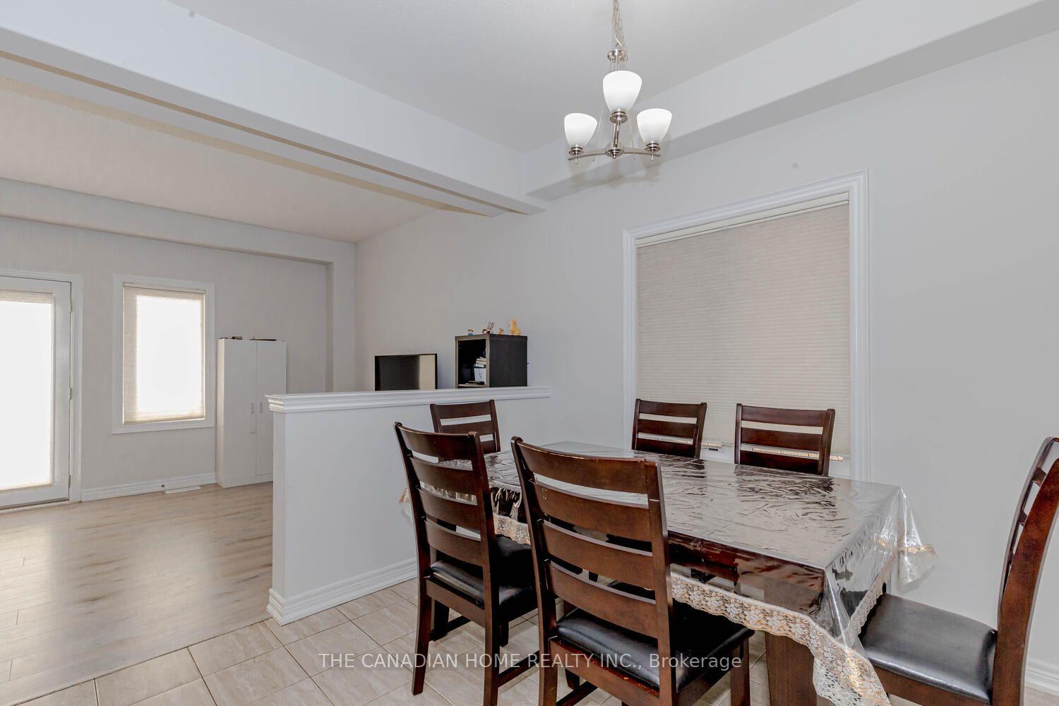 Photo 8 of 49 Sexton Crescent, Hamilton, Ancaster — HOMEH