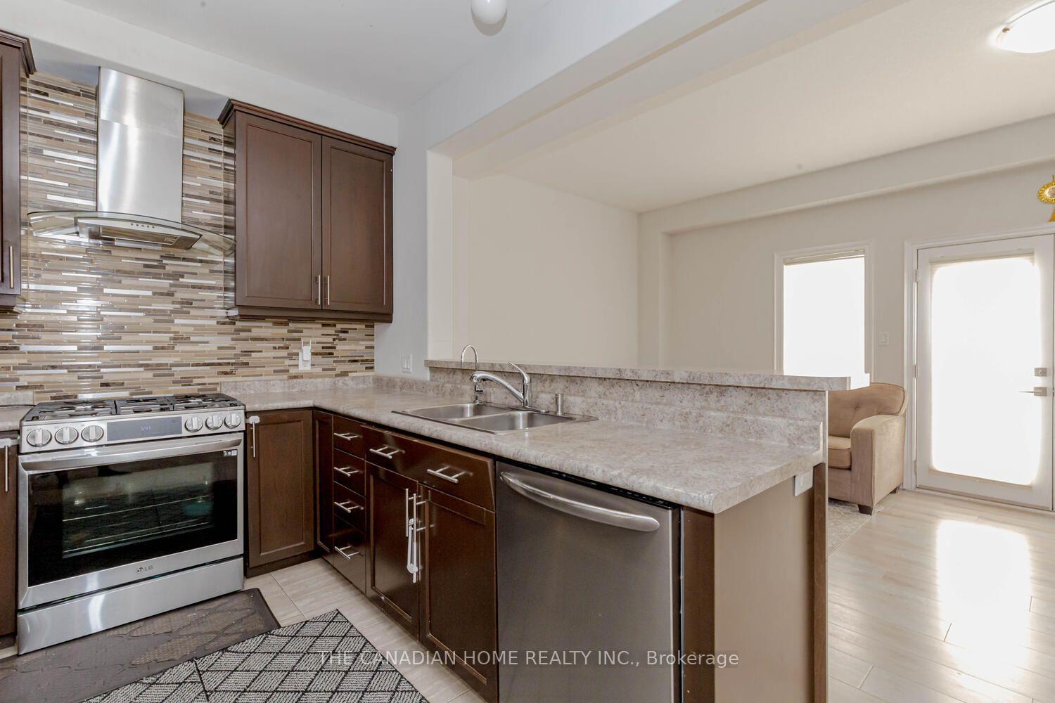Photo 16 of 49 Sexton Crescent, Hamilton, Ancaster — HOMEH
