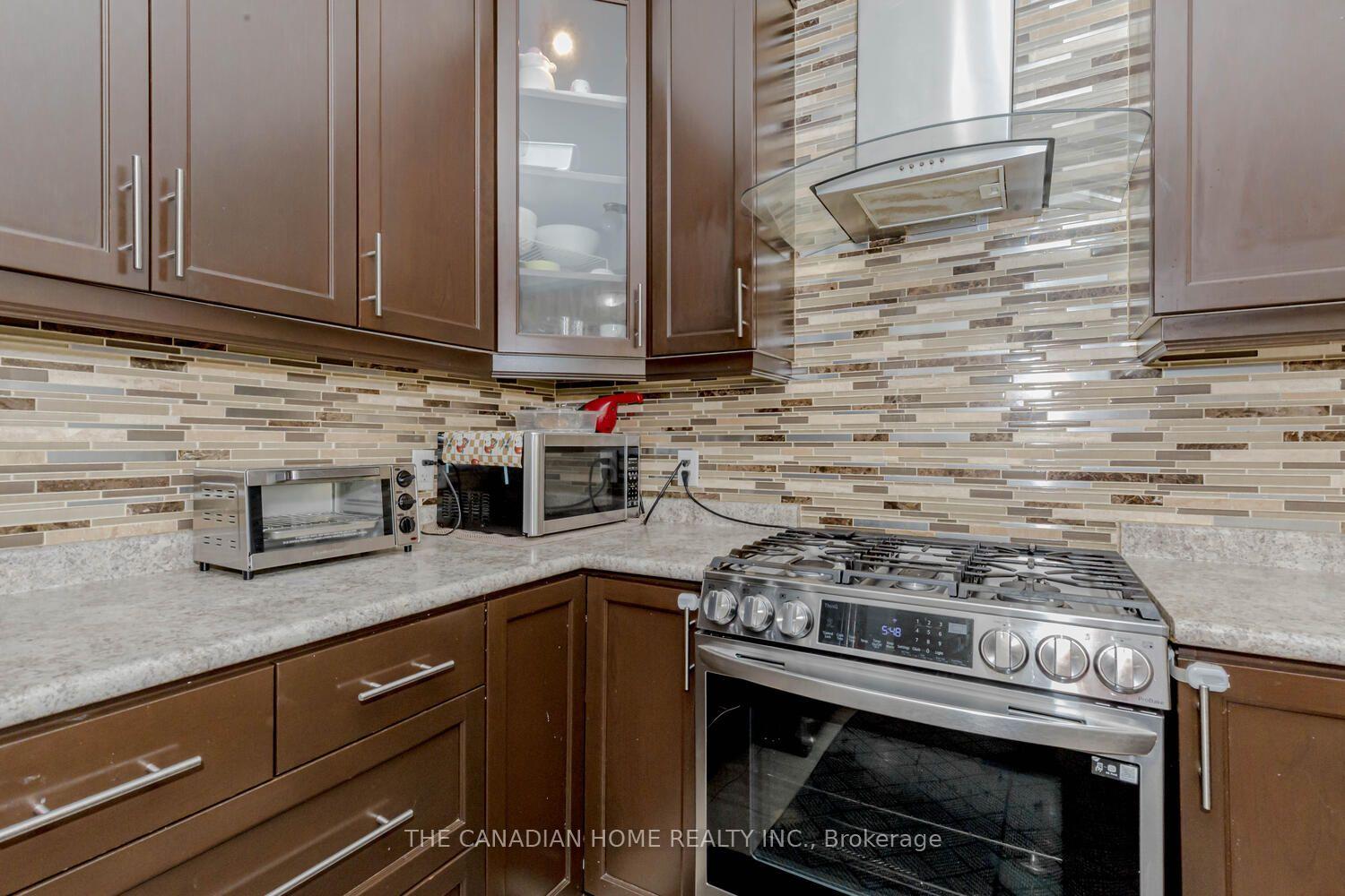 Photo 18 of 49 Sexton Crescent, Hamilton, Ancaster — HOMEH