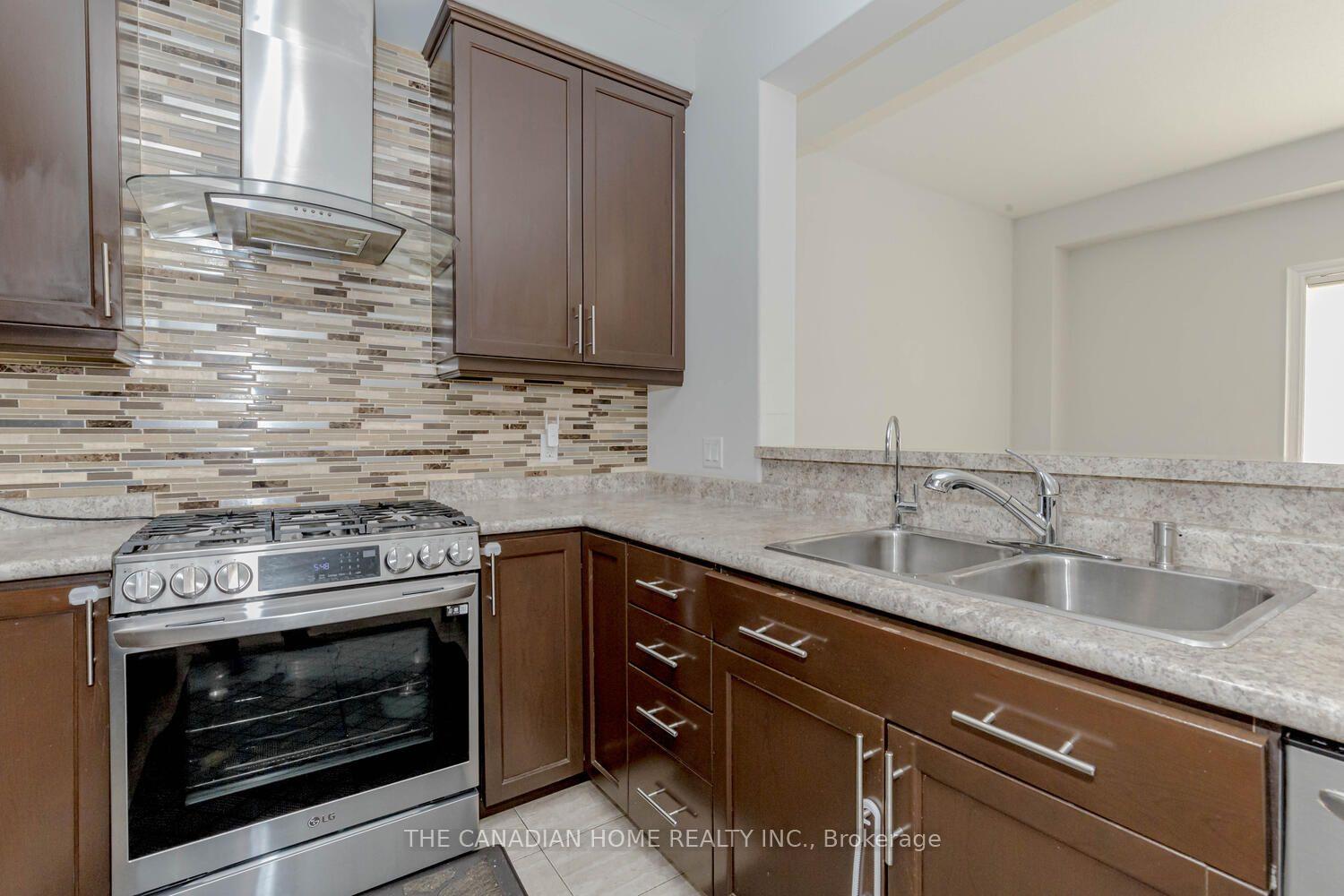 Photo 19 of 49 Sexton Crescent, Hamilton, Ancaster — HOMEH