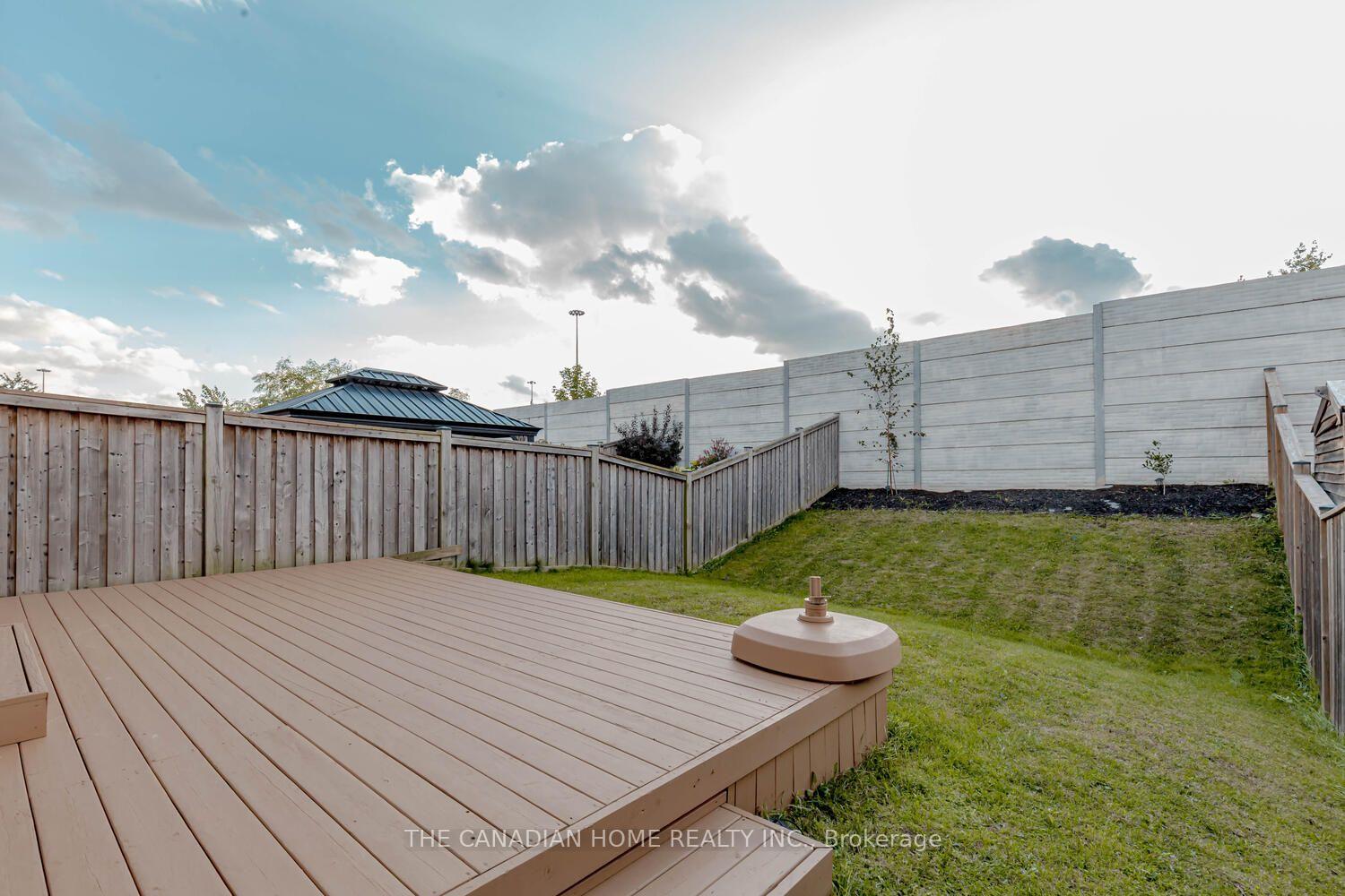 Photo 46 of 49 Sexton Crescent, Hamilton, Ancaster — HOMEH