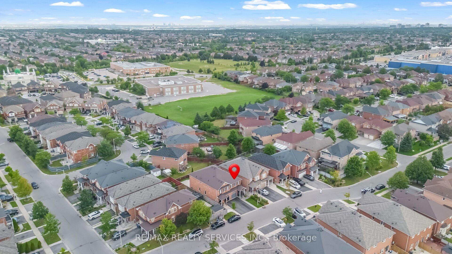 Photo 2 of 70 Checkerberry Crescent, Brampton, Sandringham-Wellington — HOMEH