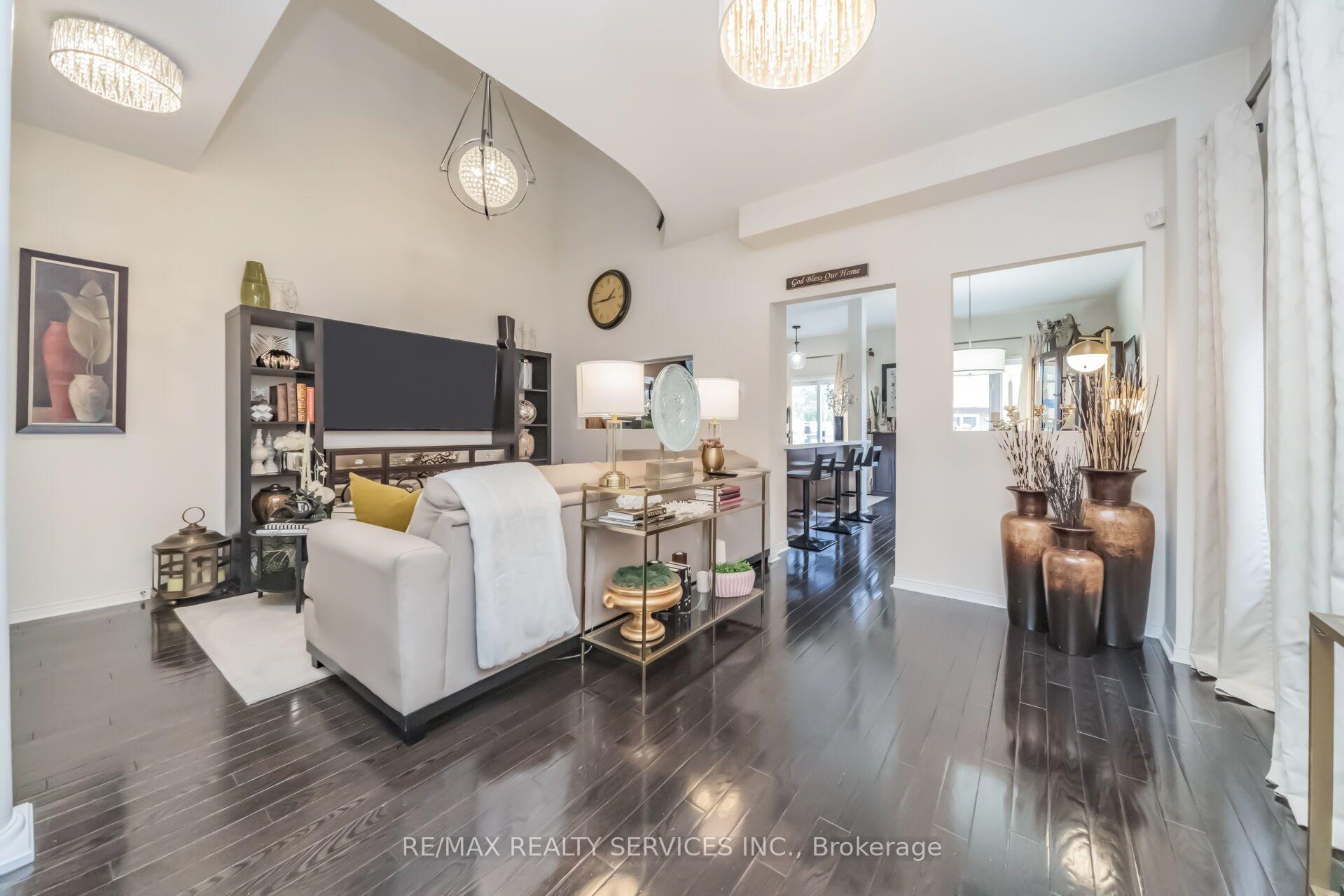 Photo 8 of 70 Checkerberry Crescent, Brampton, Sandringham-Wellington — HOMEH