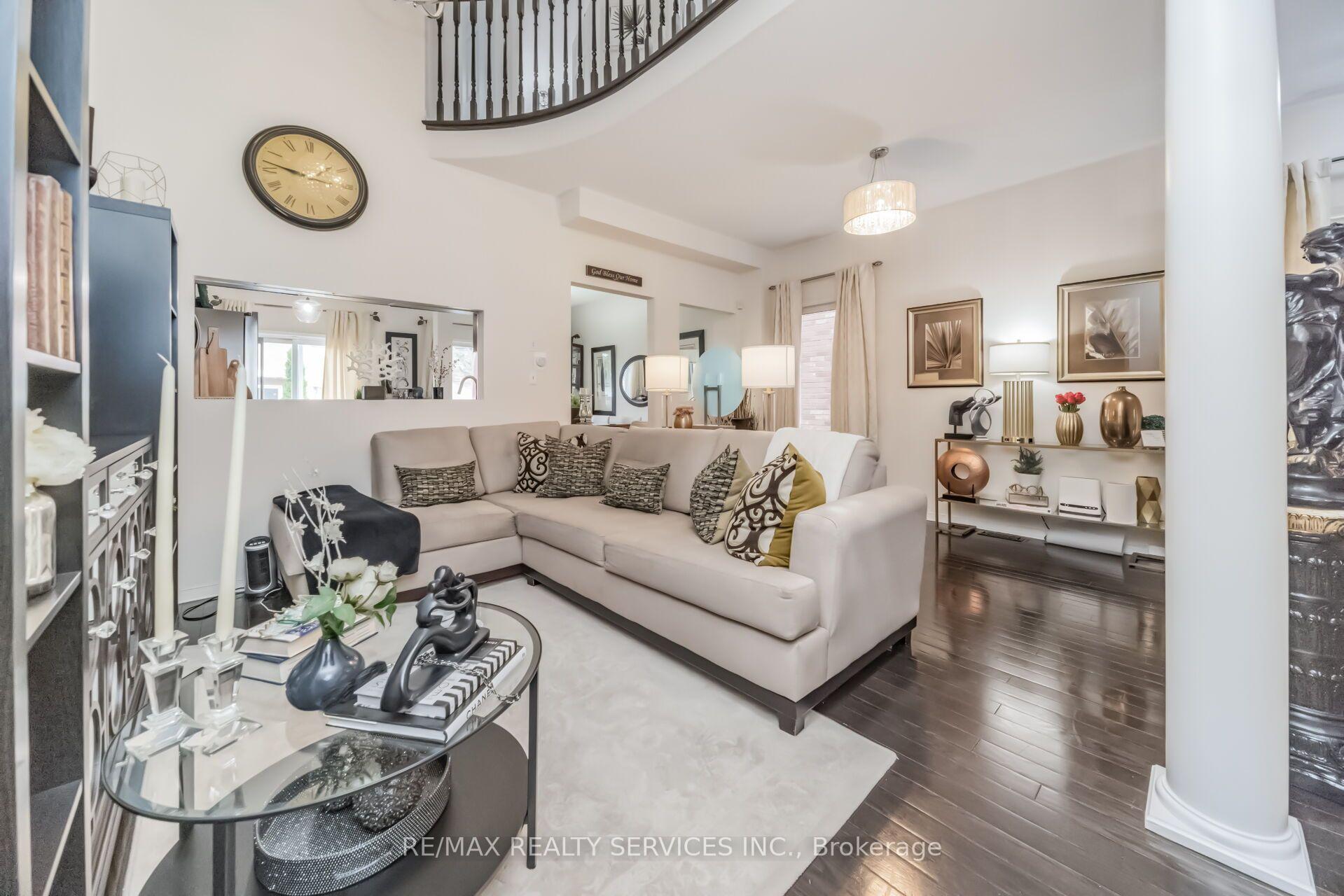 Photo 11 of 70 Checkerberry Crescent, Brampton, Sandringham-Wellington — HOMEH