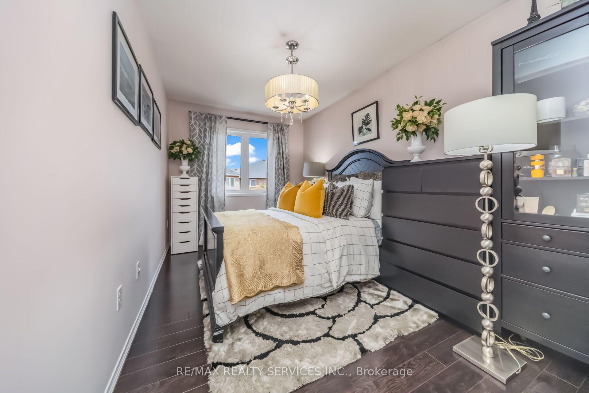 Photo 26 of 70 Checkerberry Crescent, Brampton, Sandringham-Wellington — HOMEH
