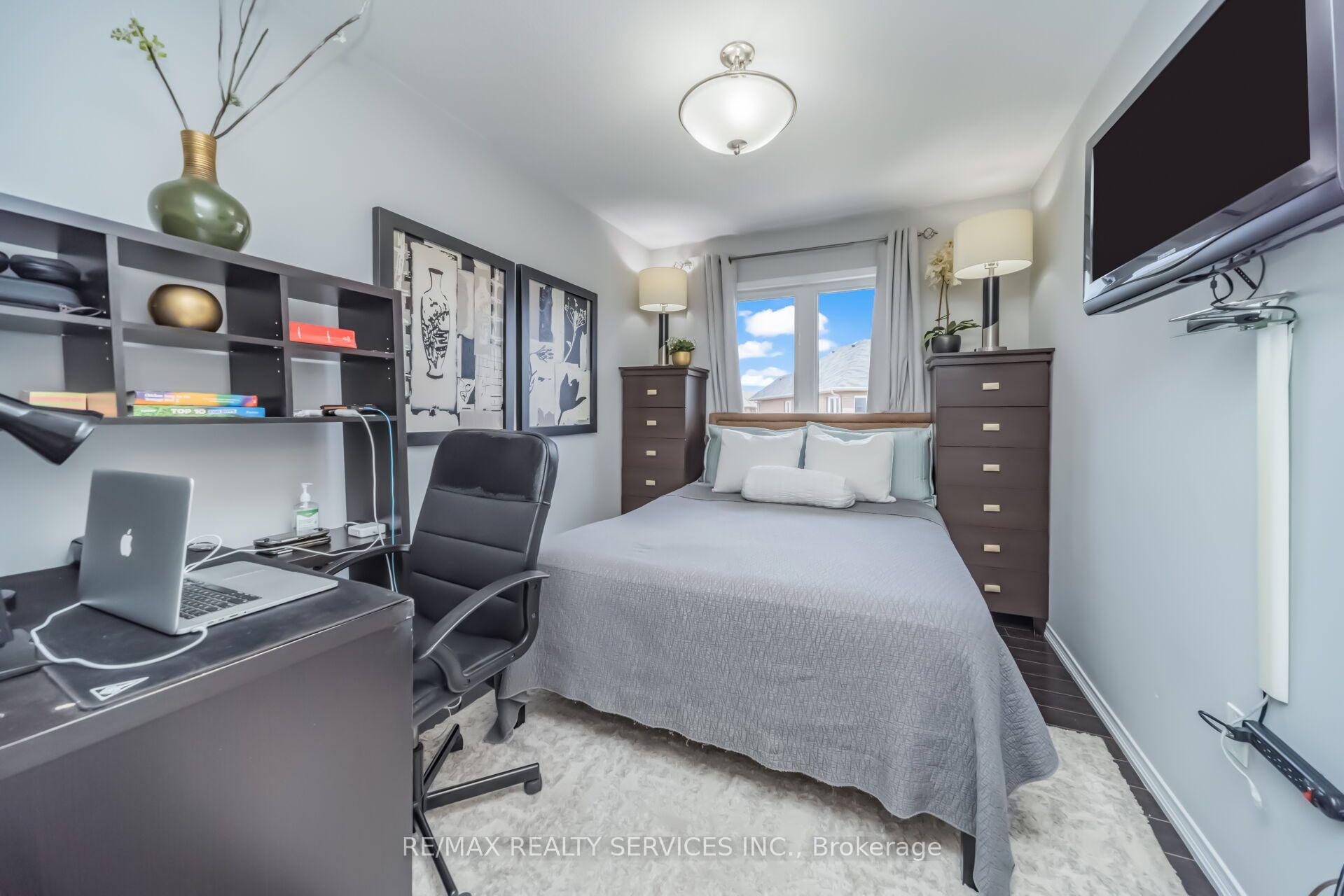 Photo 28 of 70 Checkerberry Crescent, Brampton, Sandringham-Wellington — HOMEH