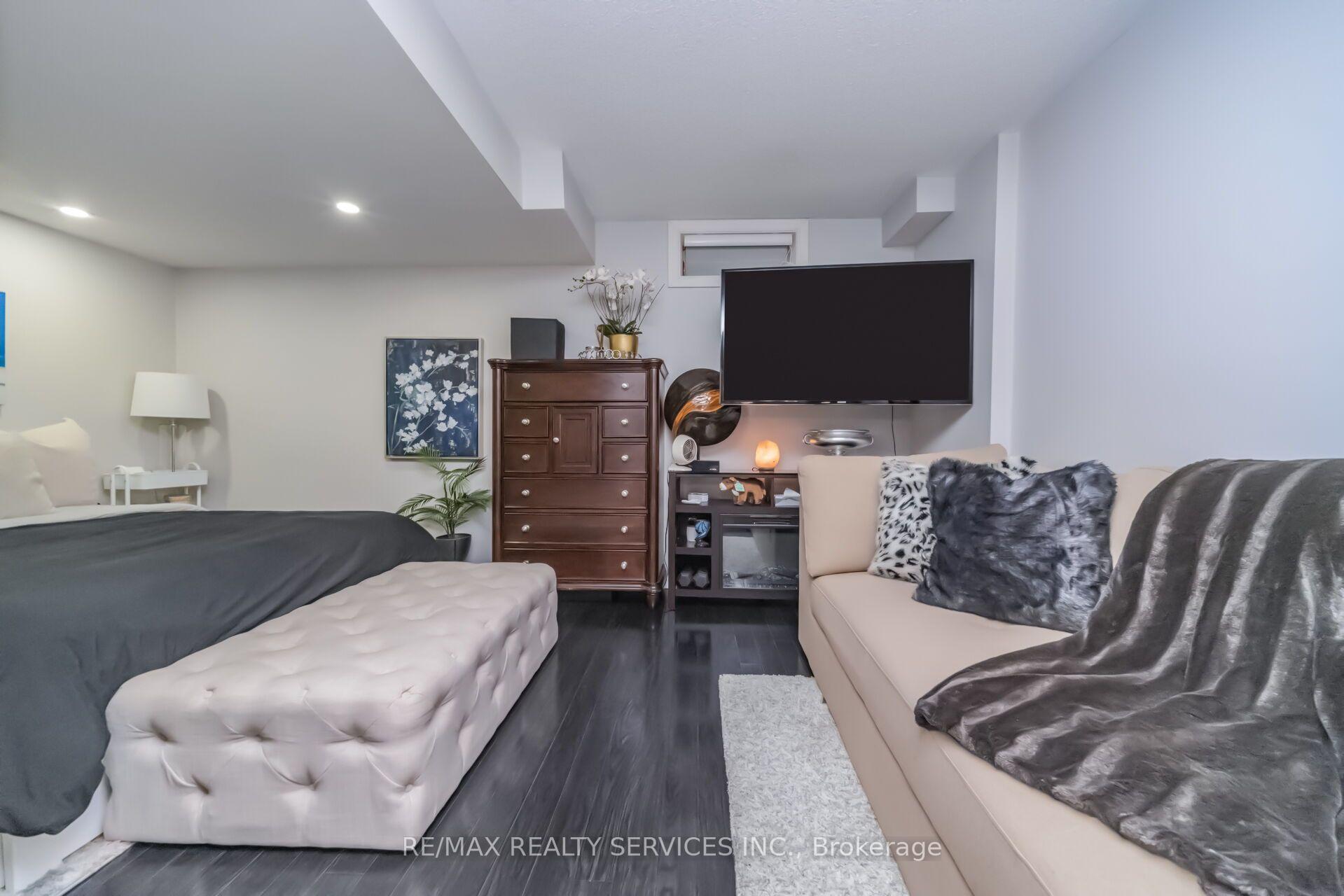 Photo 33 of 70 Checkerberry Crescent, Brampton, Sandringham-Wellington — HOMEH