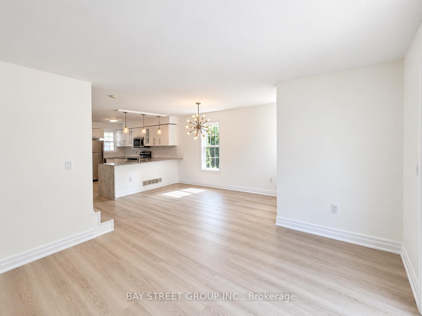 Photo 9 of 513 Mariner Drive, Waterloo, Eastbridge — HOMEH