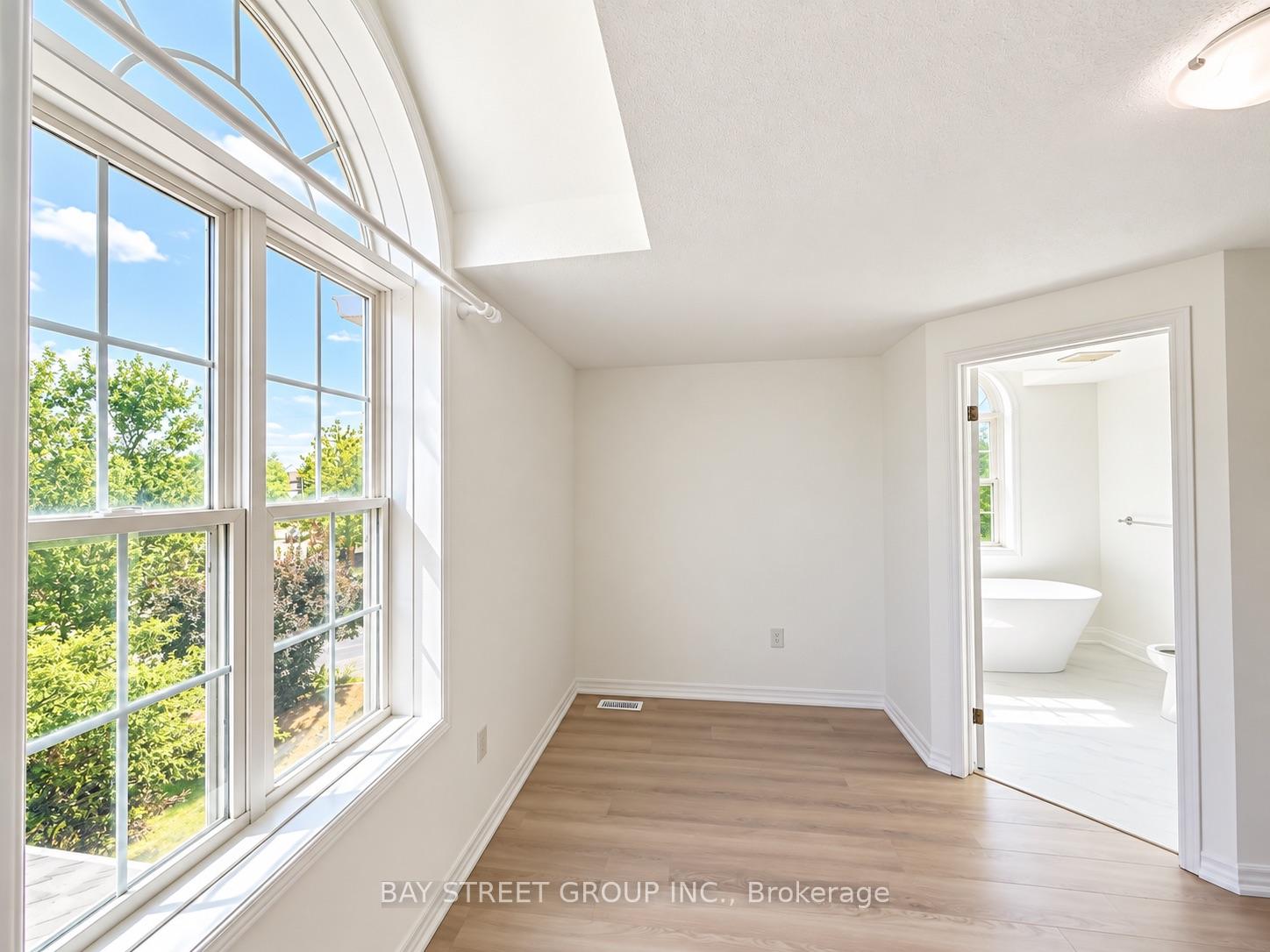Photo 10 of 513 Mariner Drive, Waterloo, Eastbridge — HOMEH